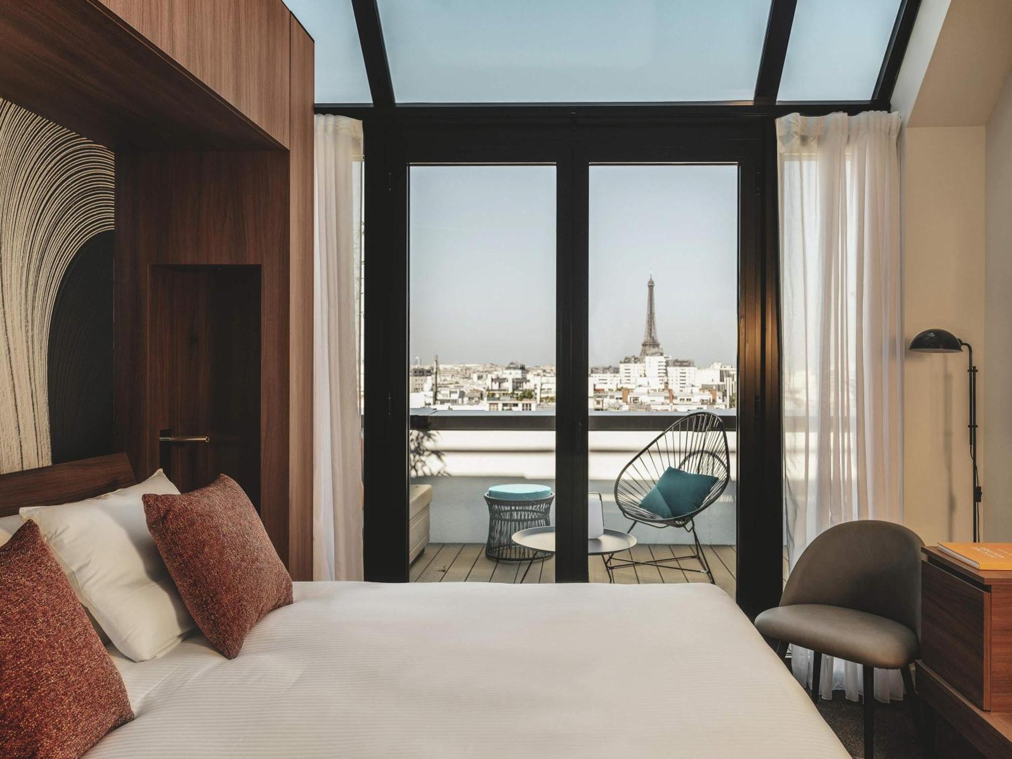 Executive Suite One Double Bed One DoubleSofa Bed Eiffel Tower View,1772886996:JPEG