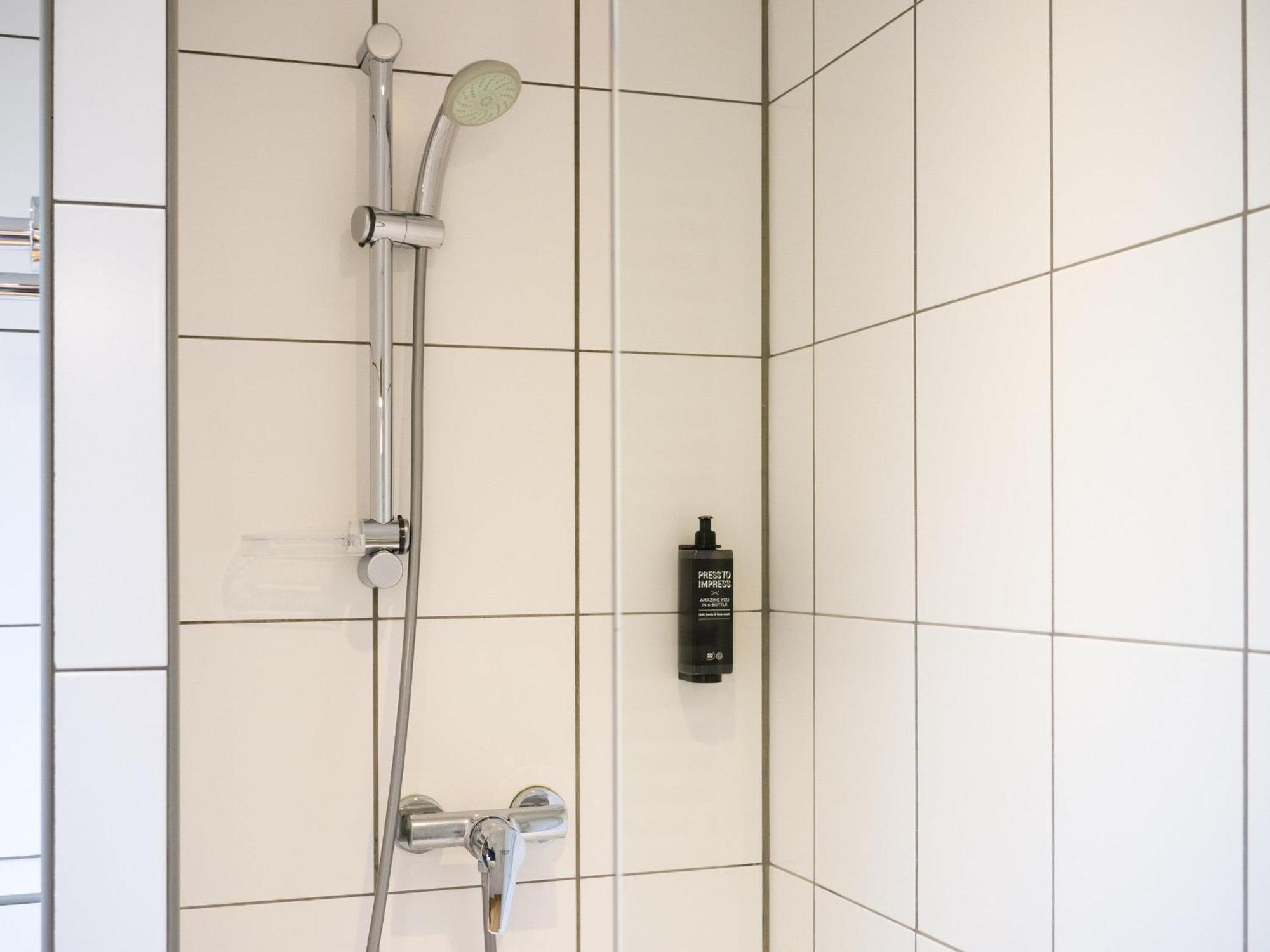 Standaard Kamer met 1 Tweepersoonsbed en 1 Eenpersoonsbed