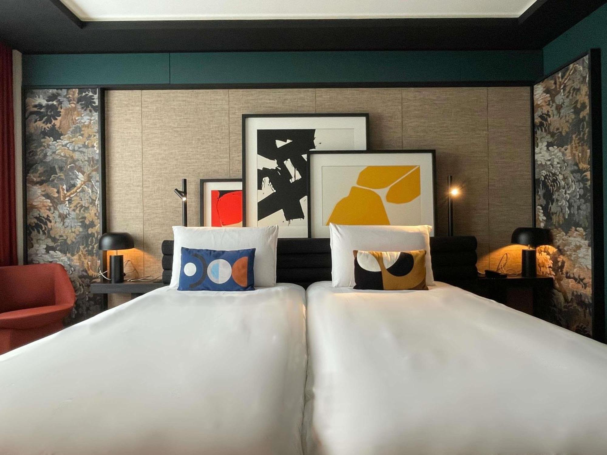 Design Room with Two Single Beds