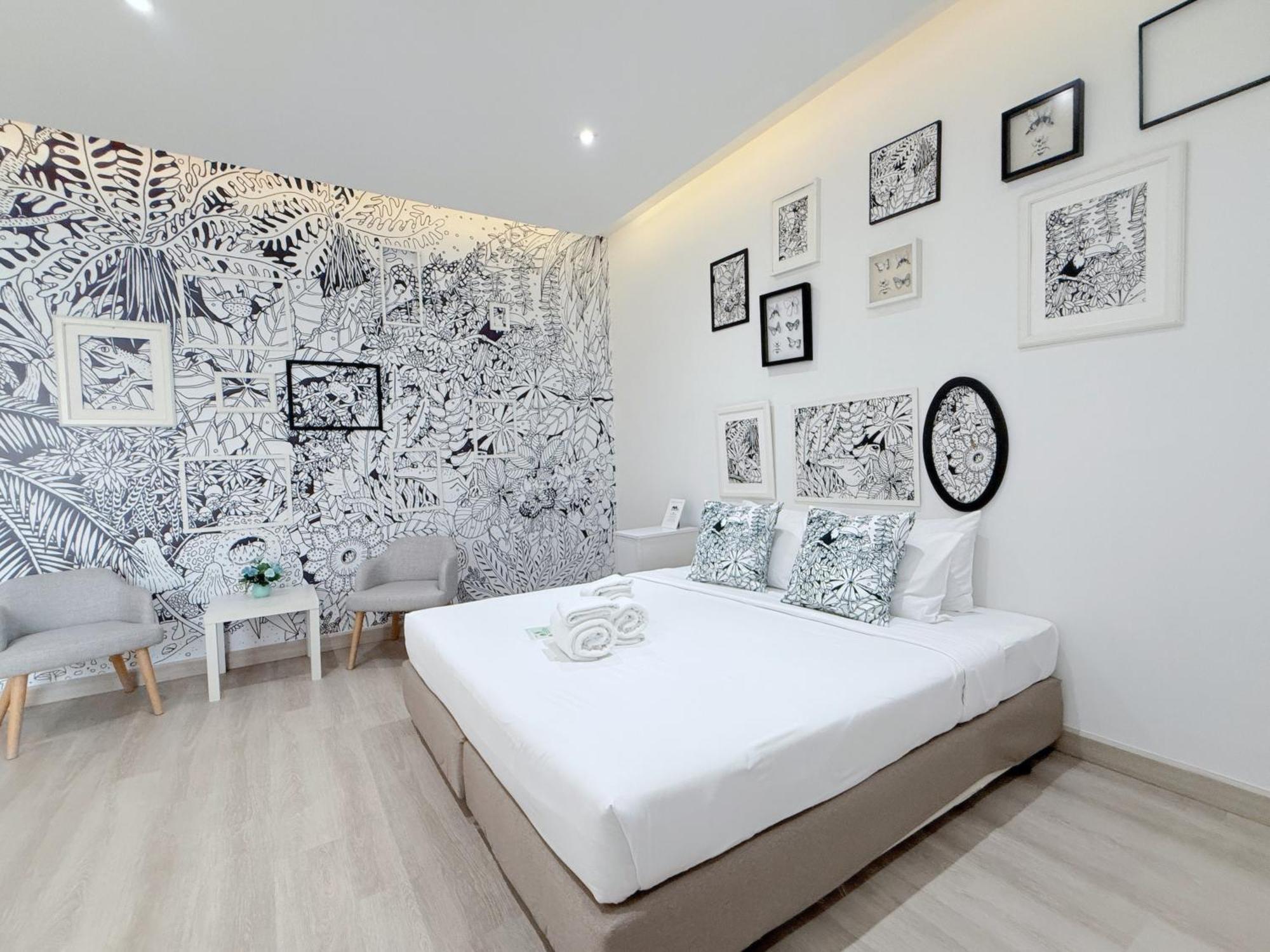 Deluxe King Room