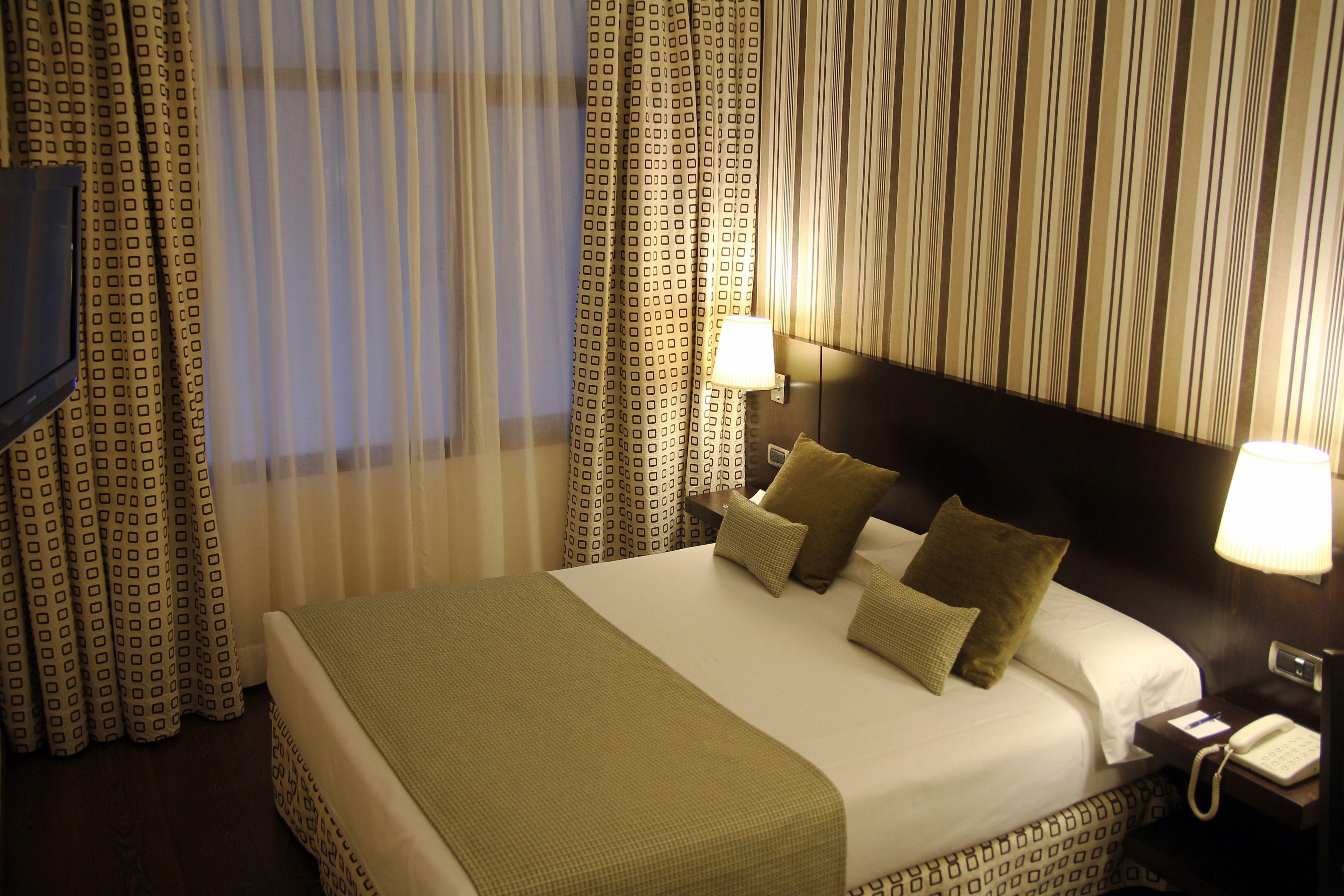 Small Interior Double Room,1705774763:JPEG