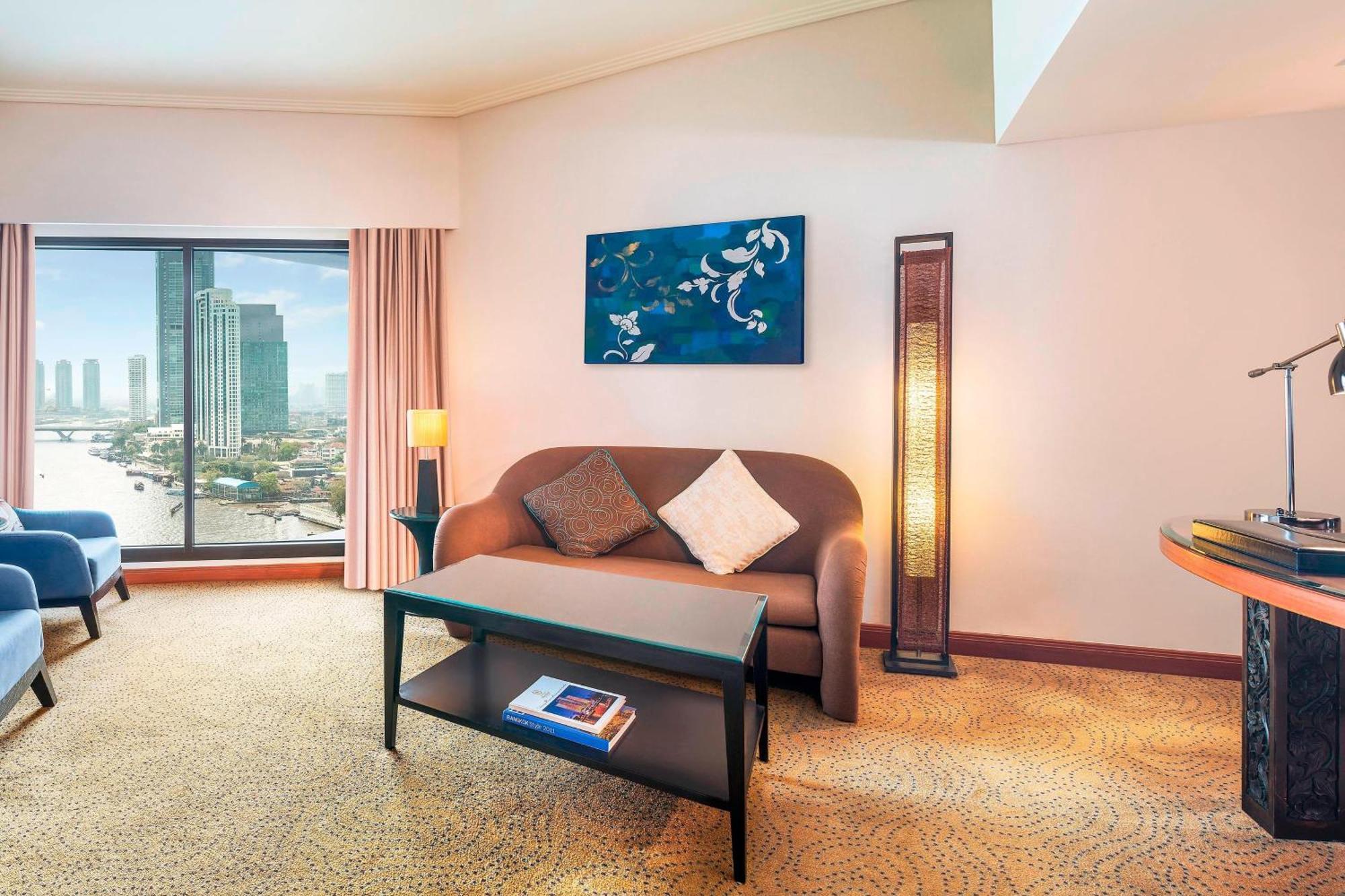 Junior Club lounge access Suite 1 King River view