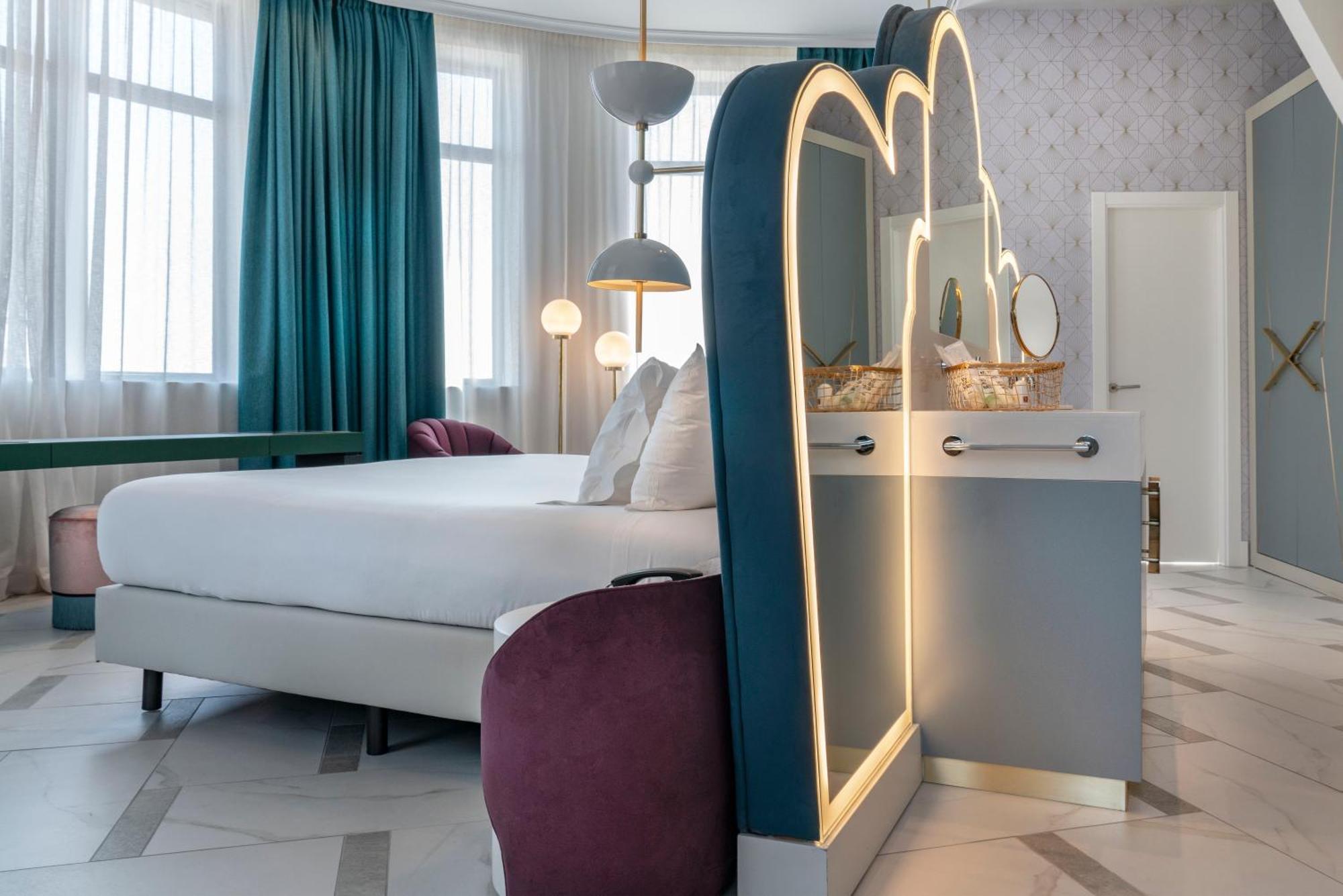 Deluxe Double Room Gran Via Views