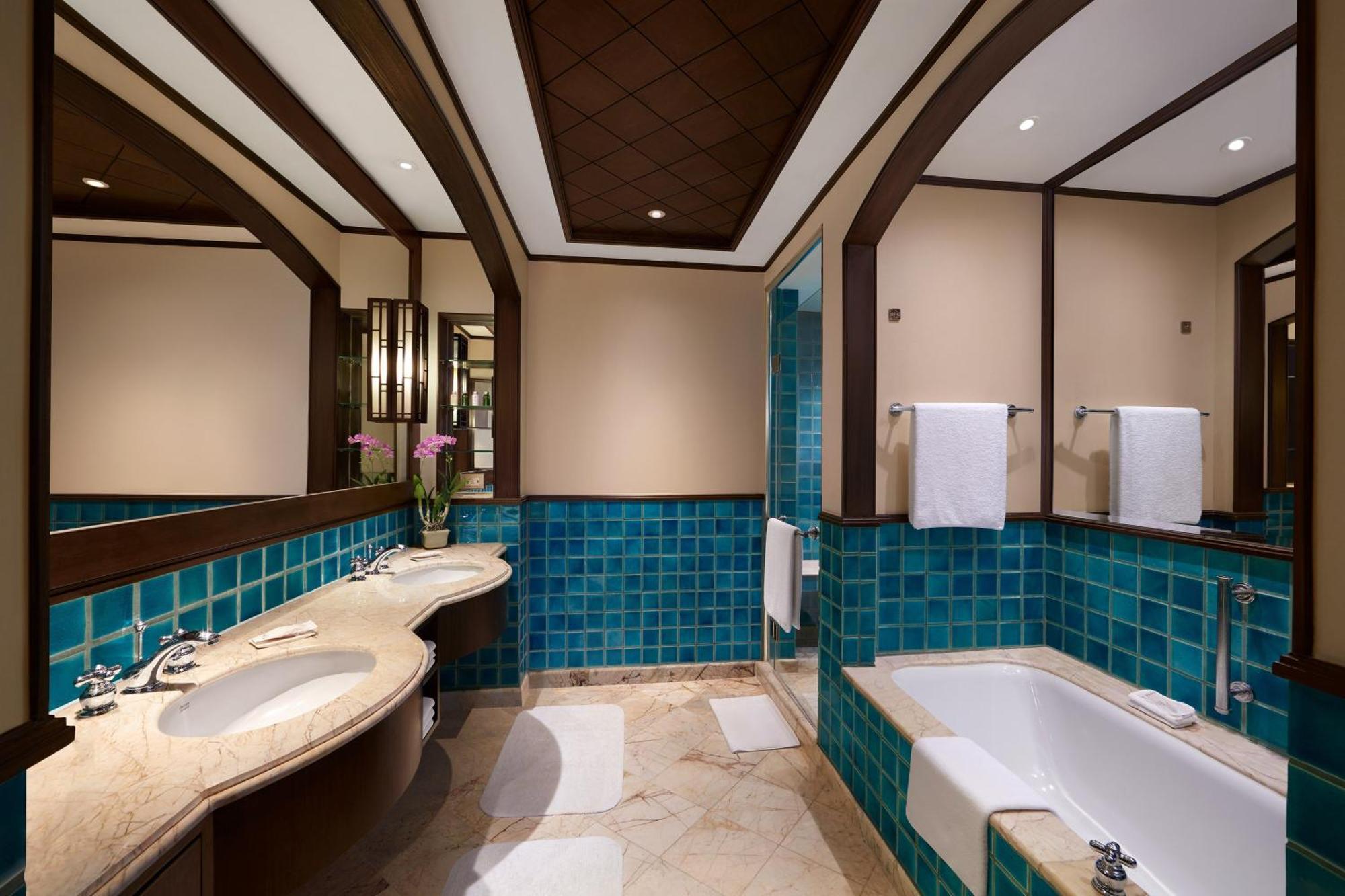 Luxury Suite