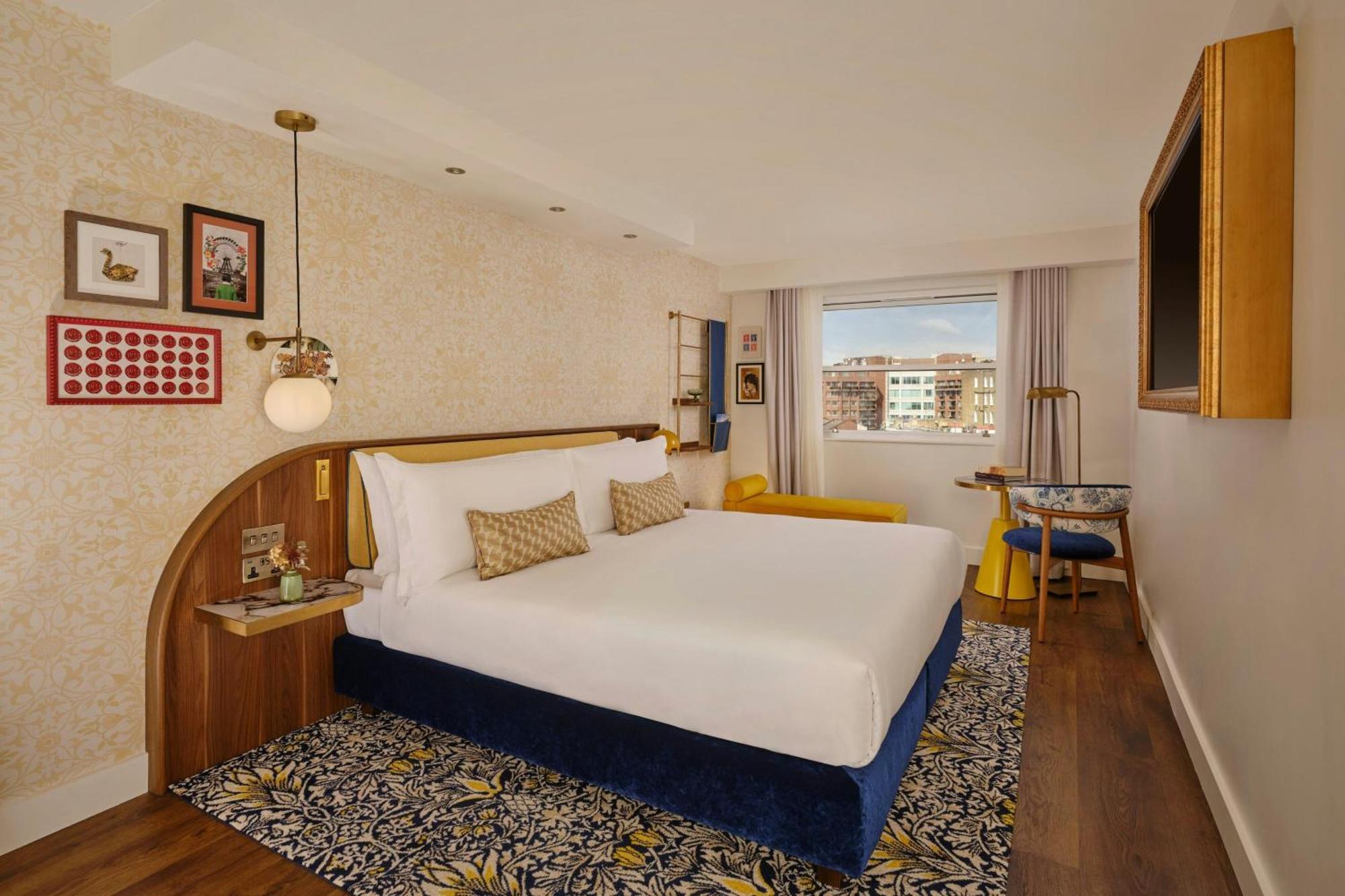 The Cura Luxe