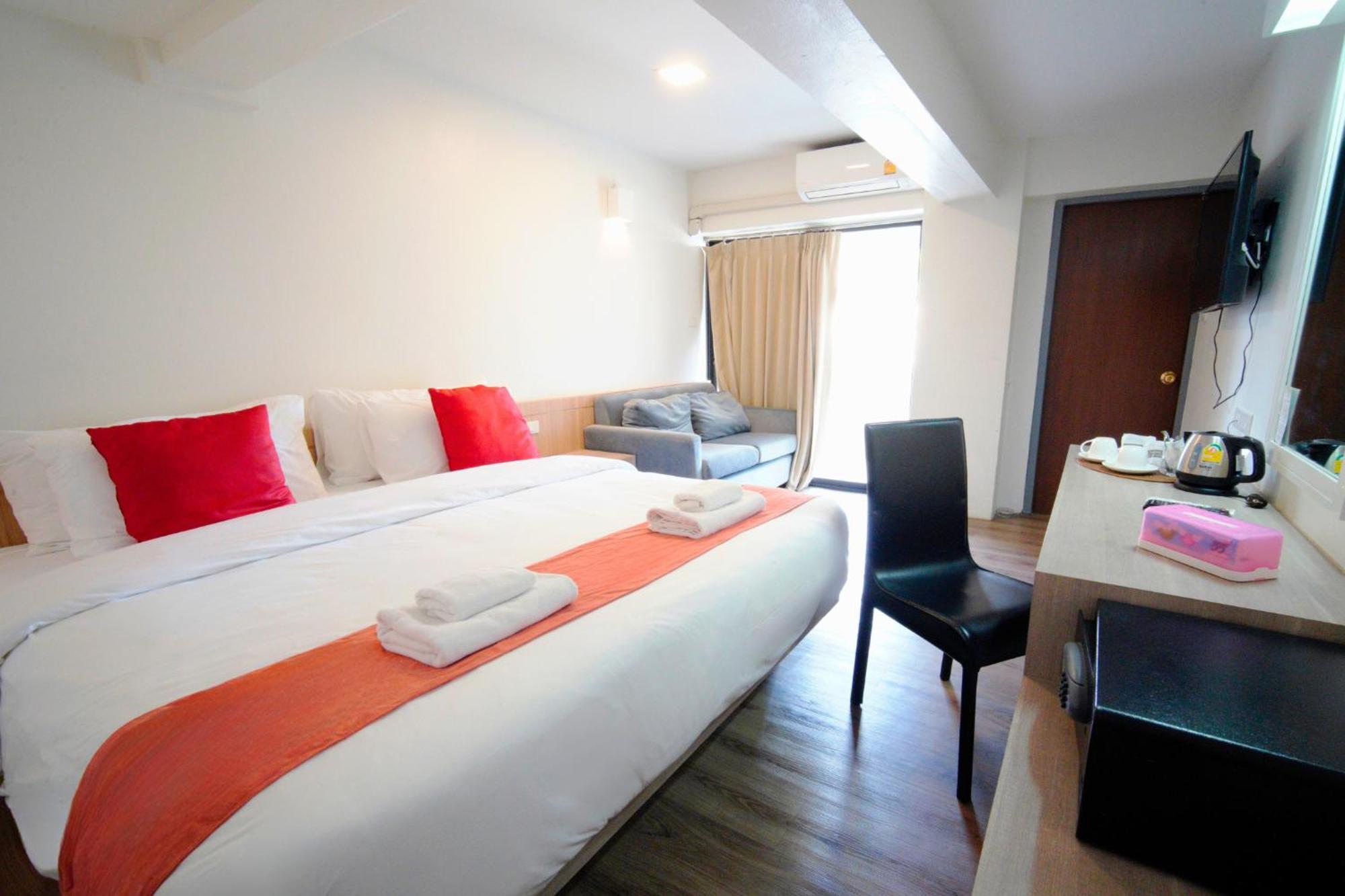 Grand Double Balcony