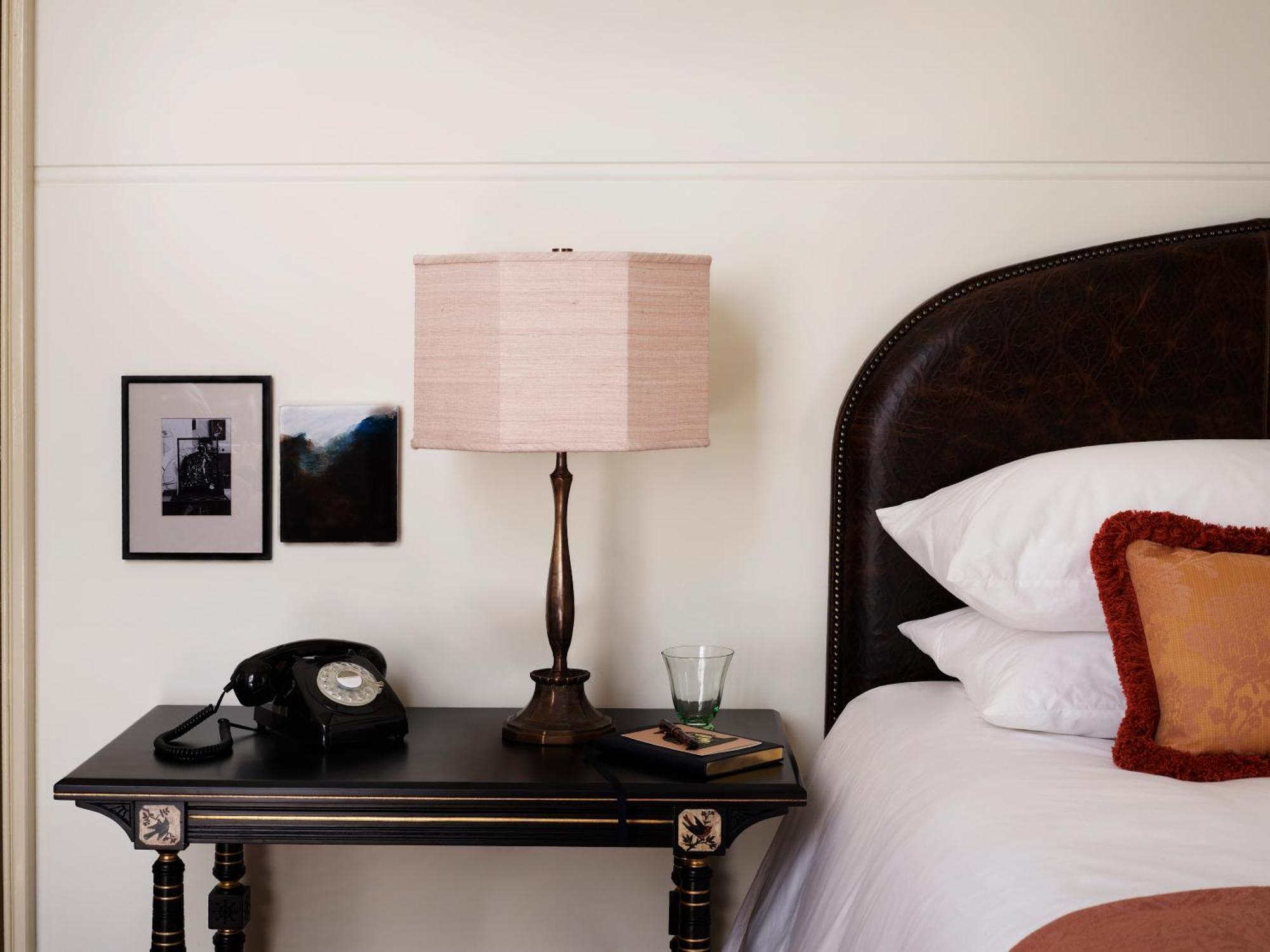 Kamer met Kingsize Bed