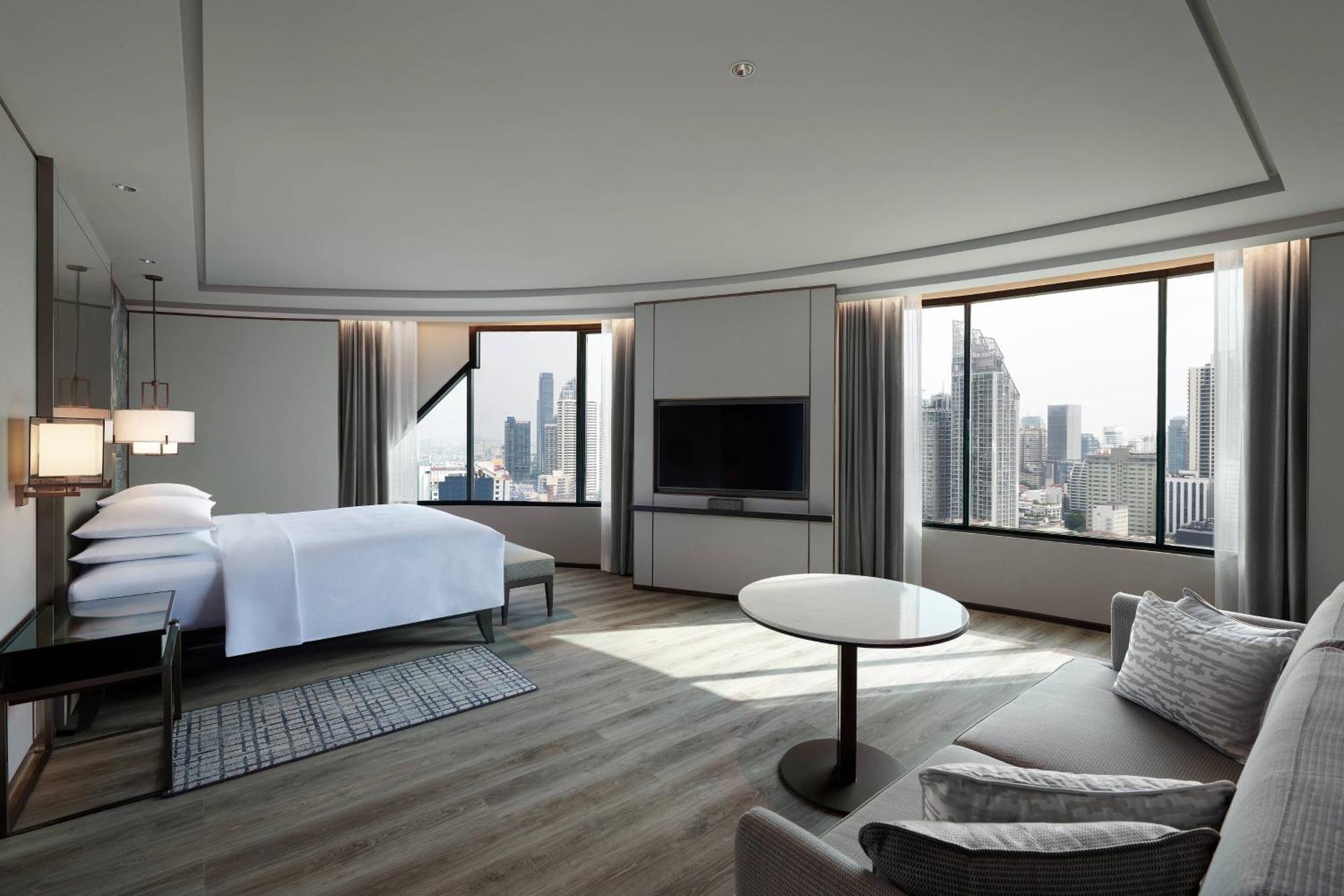 JW Suite Lounge Access