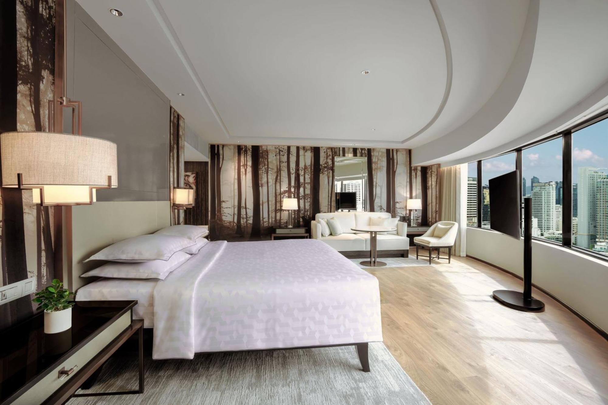 One-Bedroom Executive King Suite Lounge Access