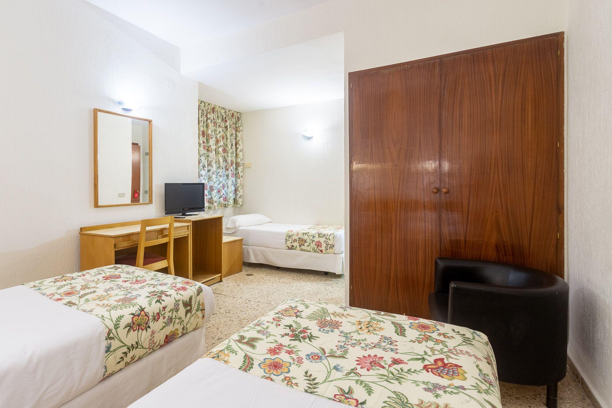 Triple Room