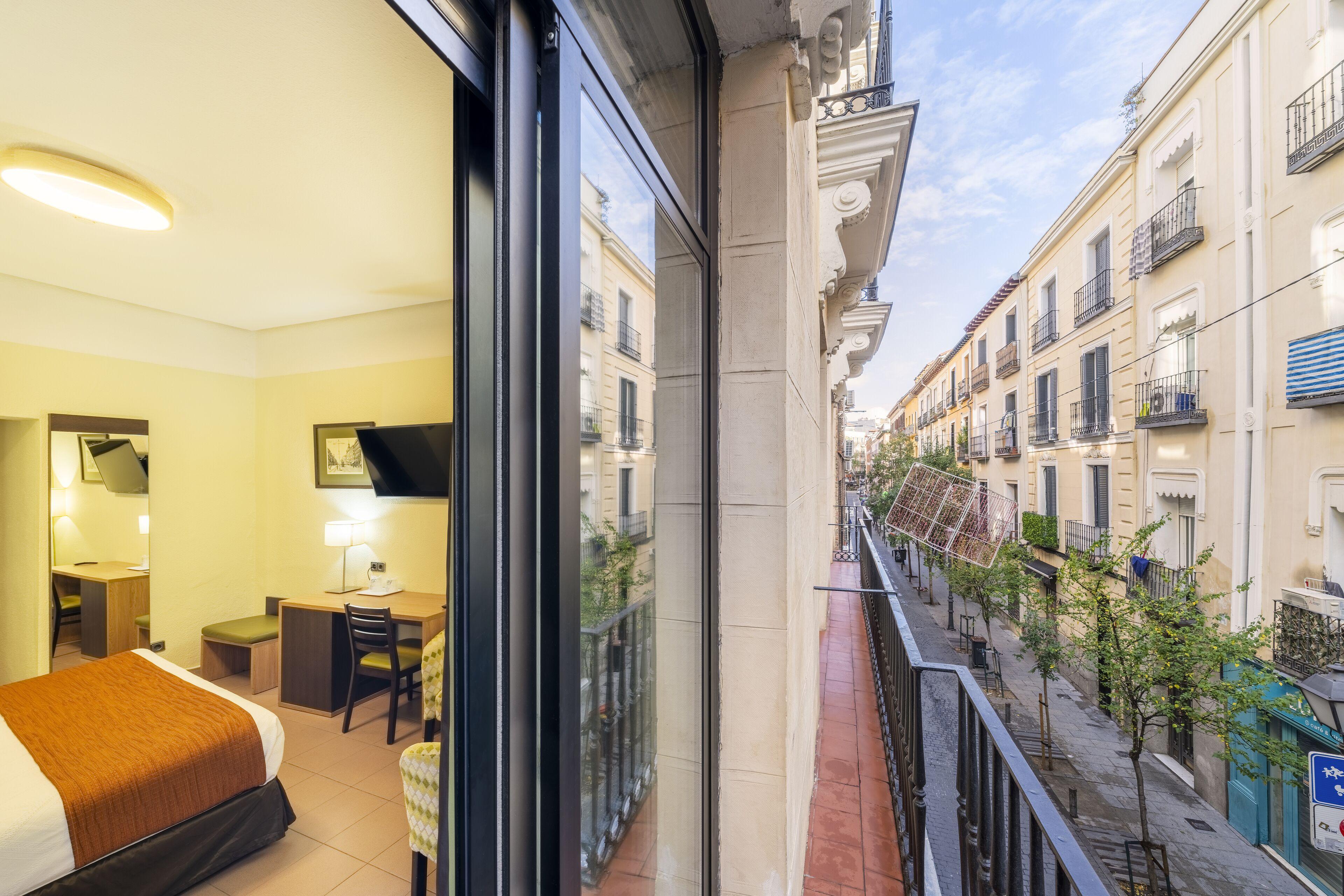 Double or Twin Room Balcony