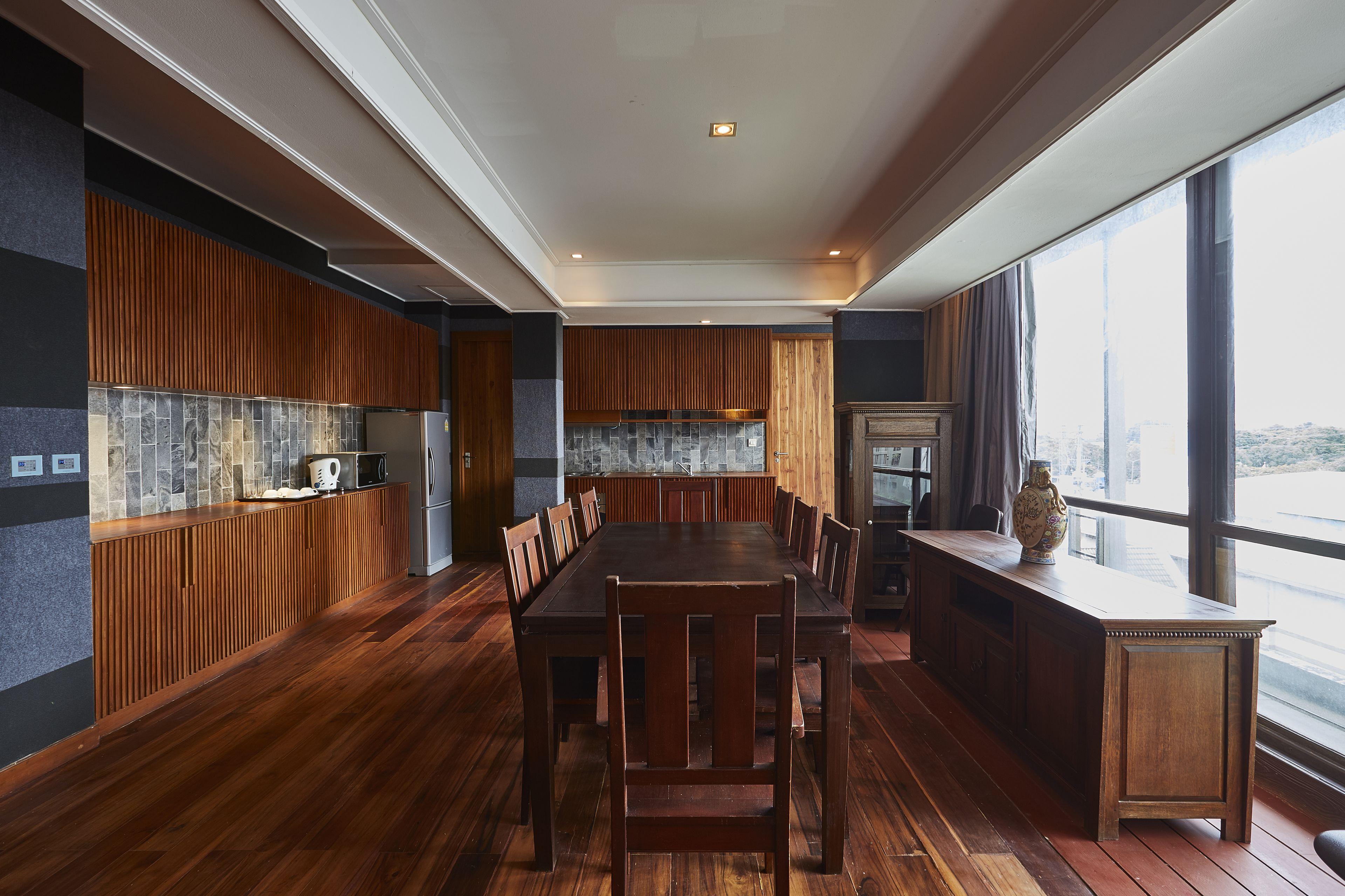 Executive Family Room