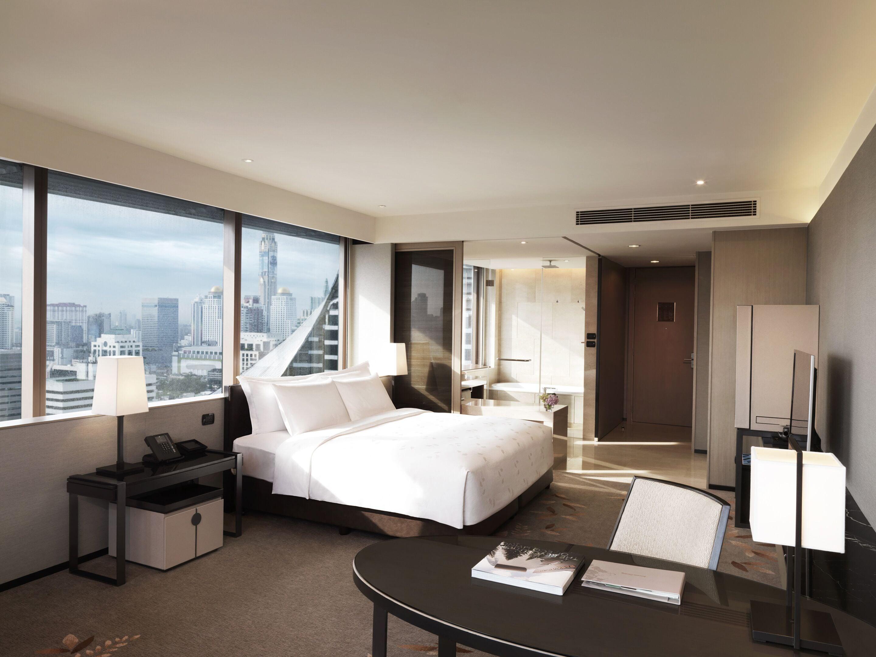 Deluxe Corner Twin room panoramic view