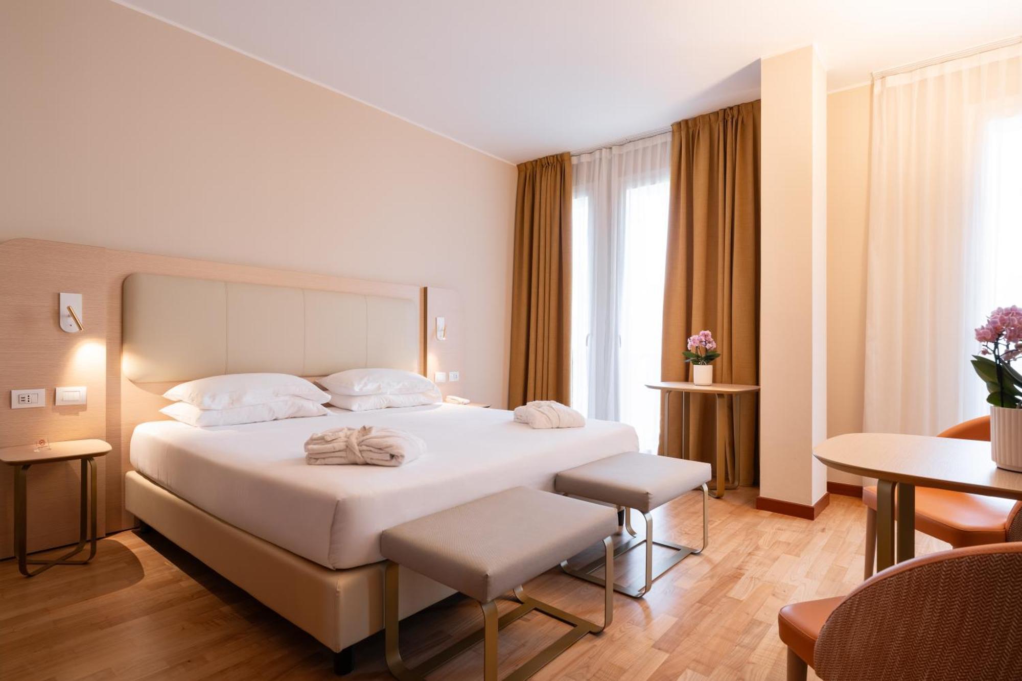 Superior Double or Twin Room,1716987377:JPEG