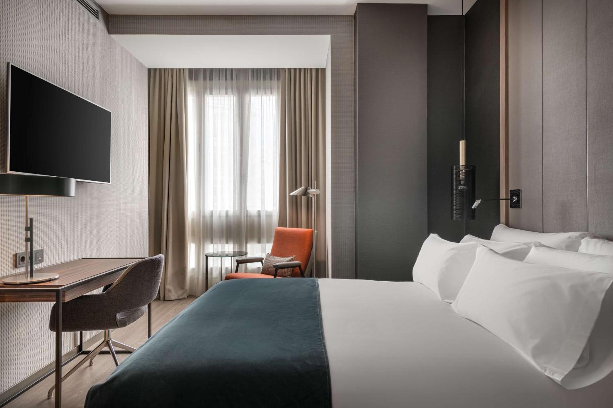 Premium Double or Twin Room Gran Via View