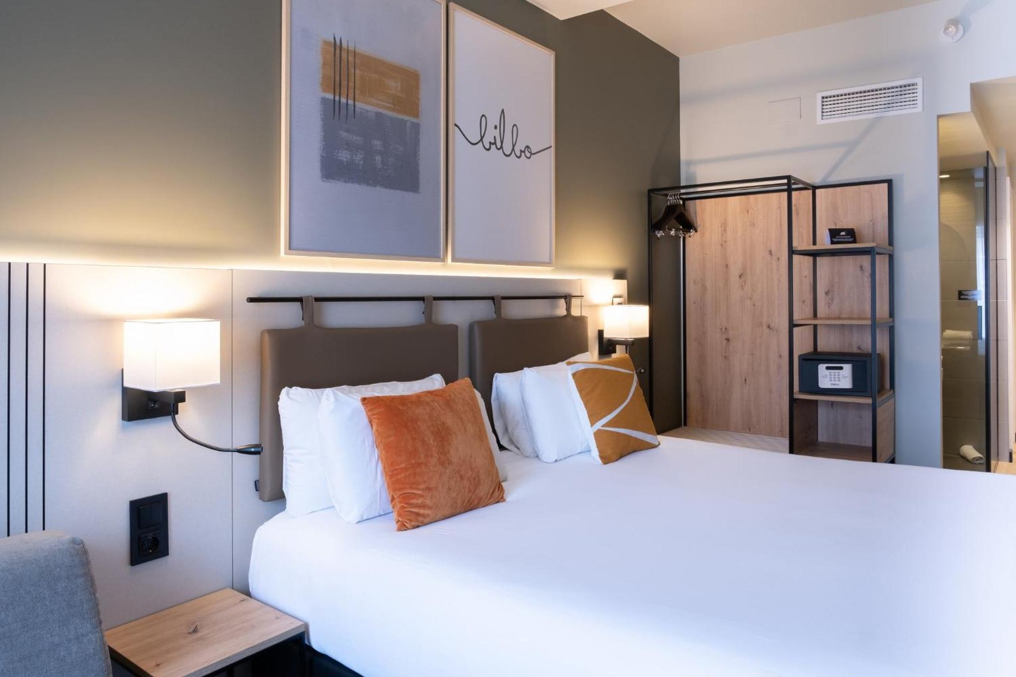 Standard Queen Room