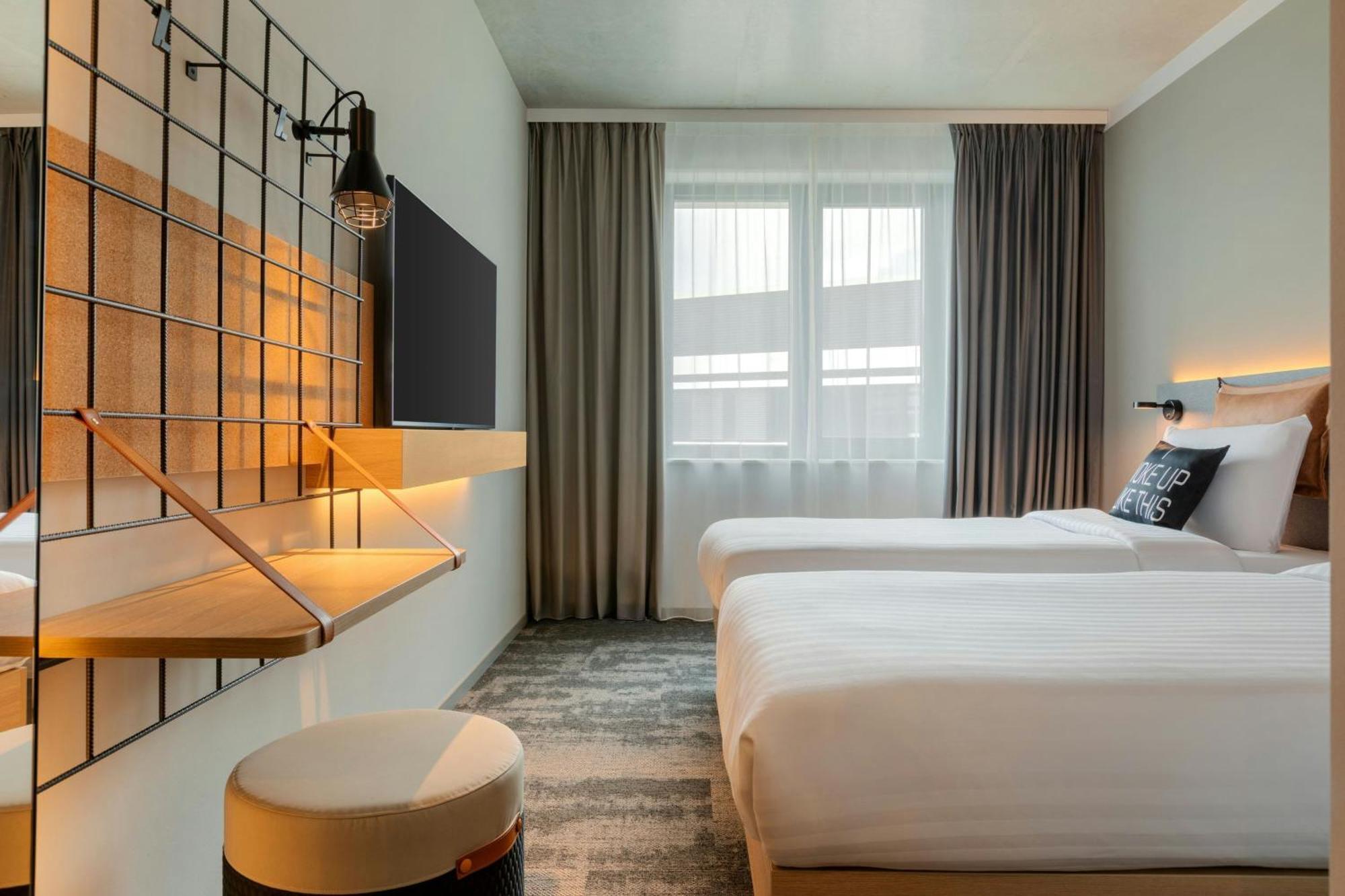 Moxy Tweepersoonskamer met 2 Aparte Bedden