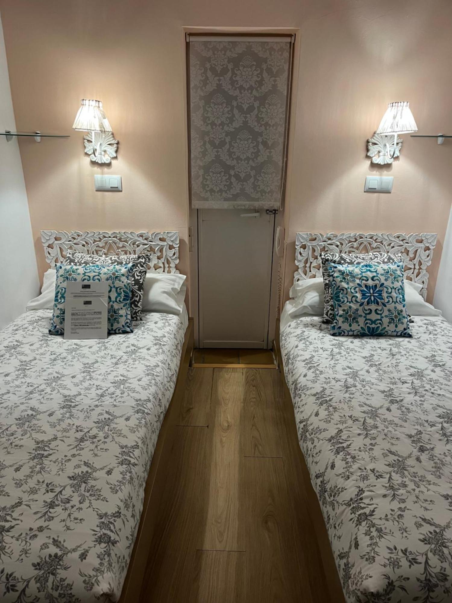 Tweepersoonskamer met 2 Aparte Bedden