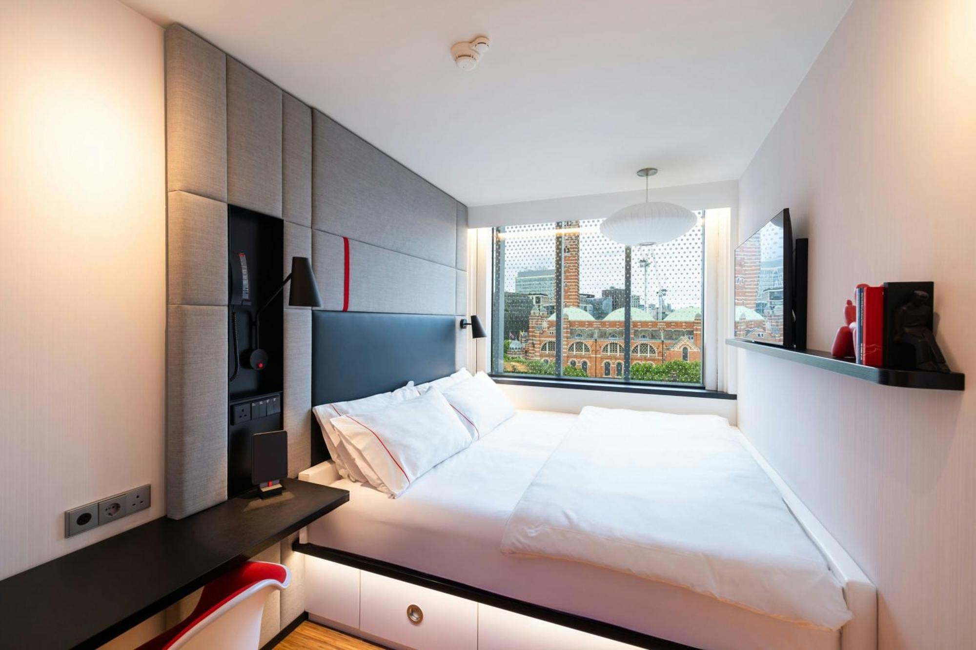 Kamer met kingsize bed met premium uitzicht