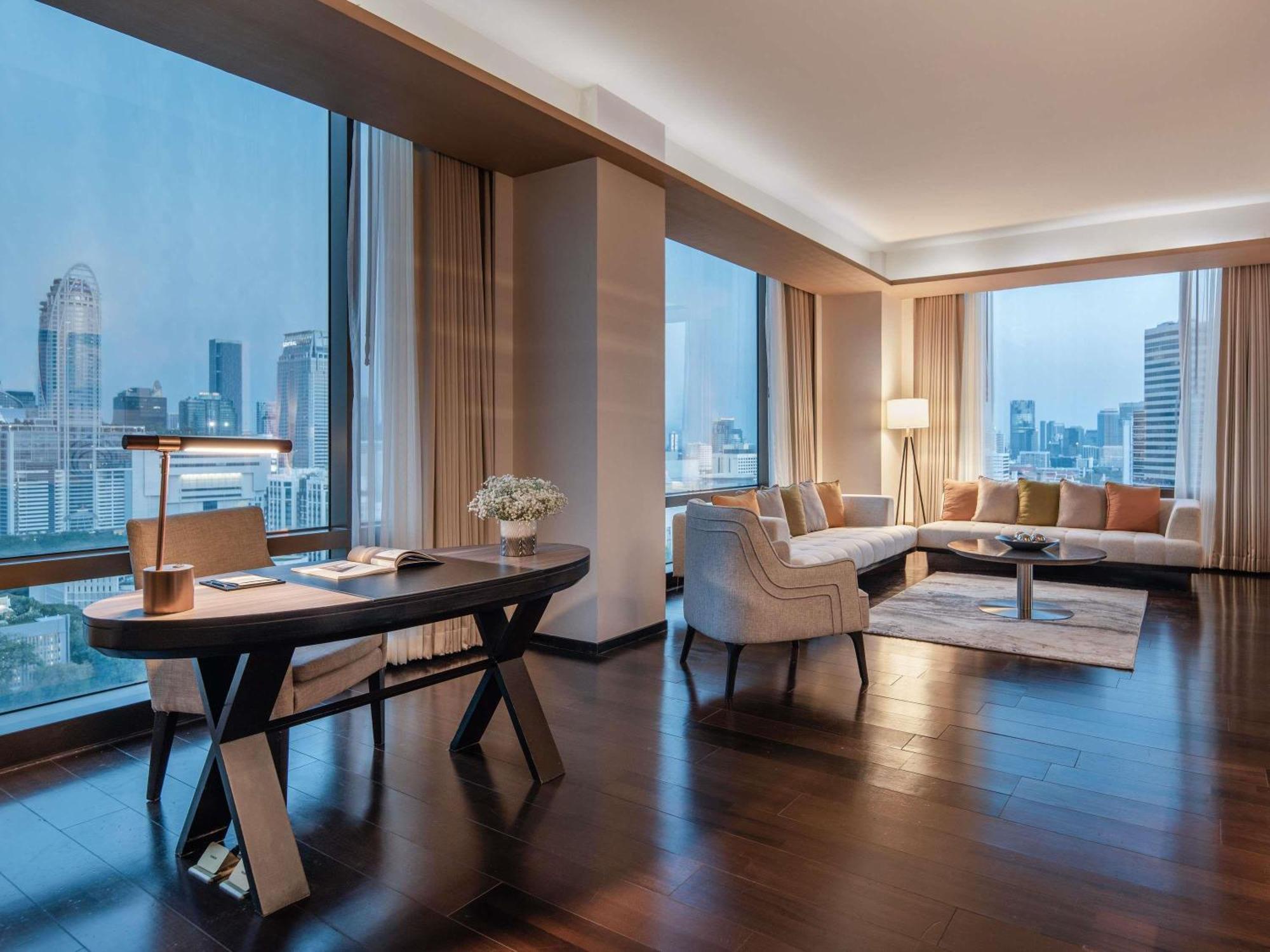 Two-Bedroom Suite Piano Club Privilege