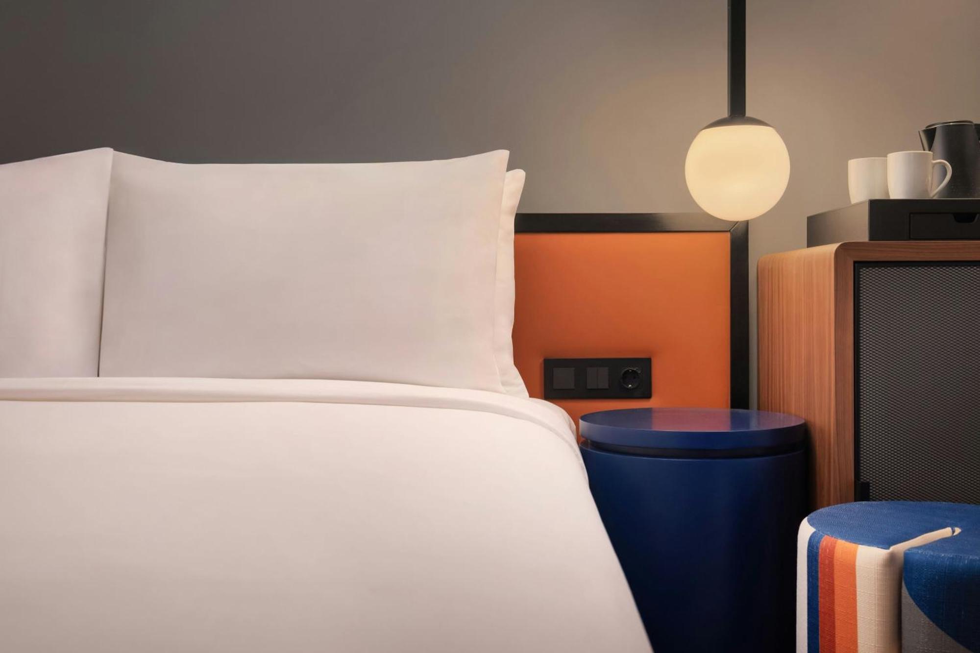 Aloft Twin Room