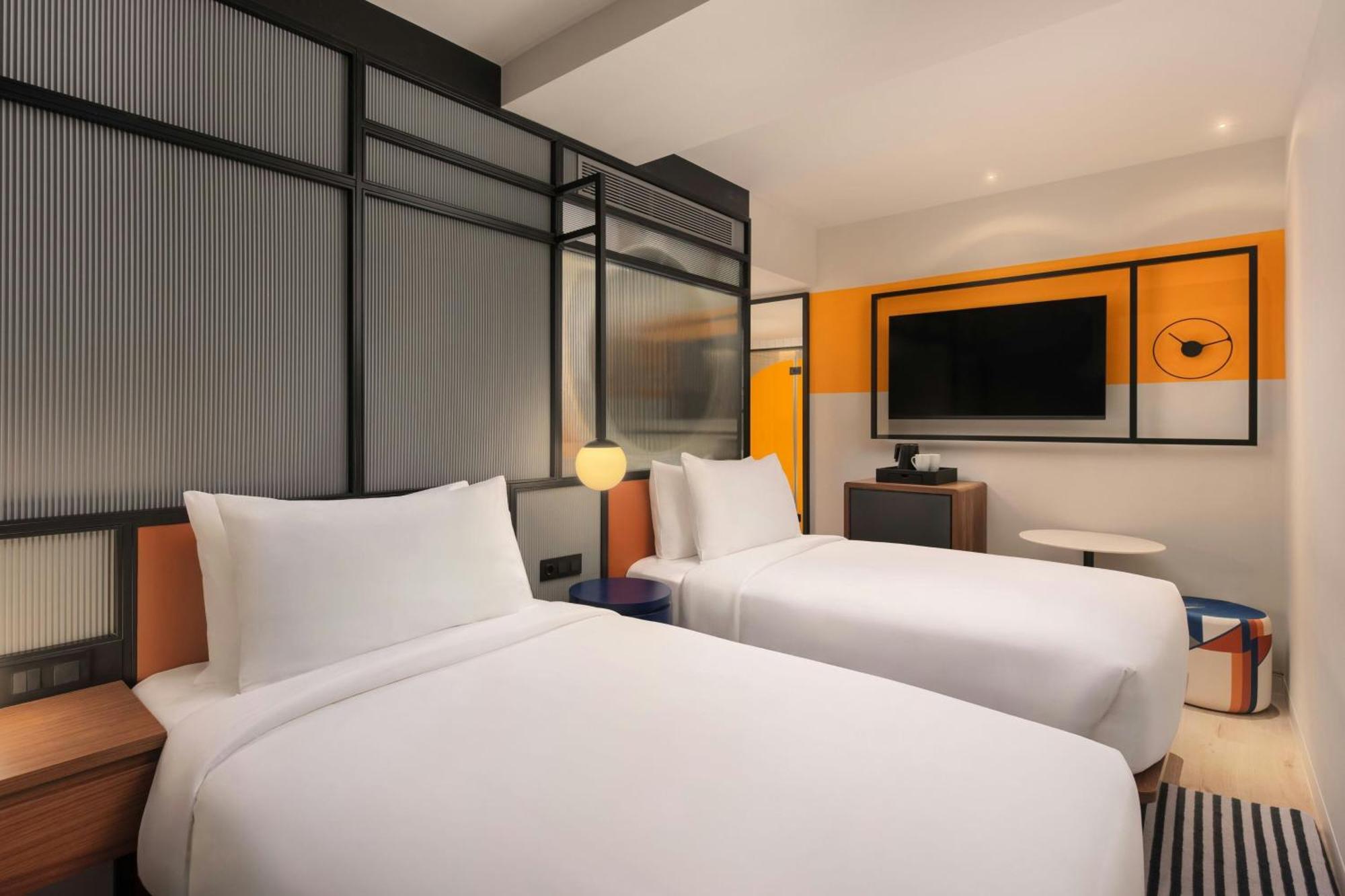Aloft Twin Room