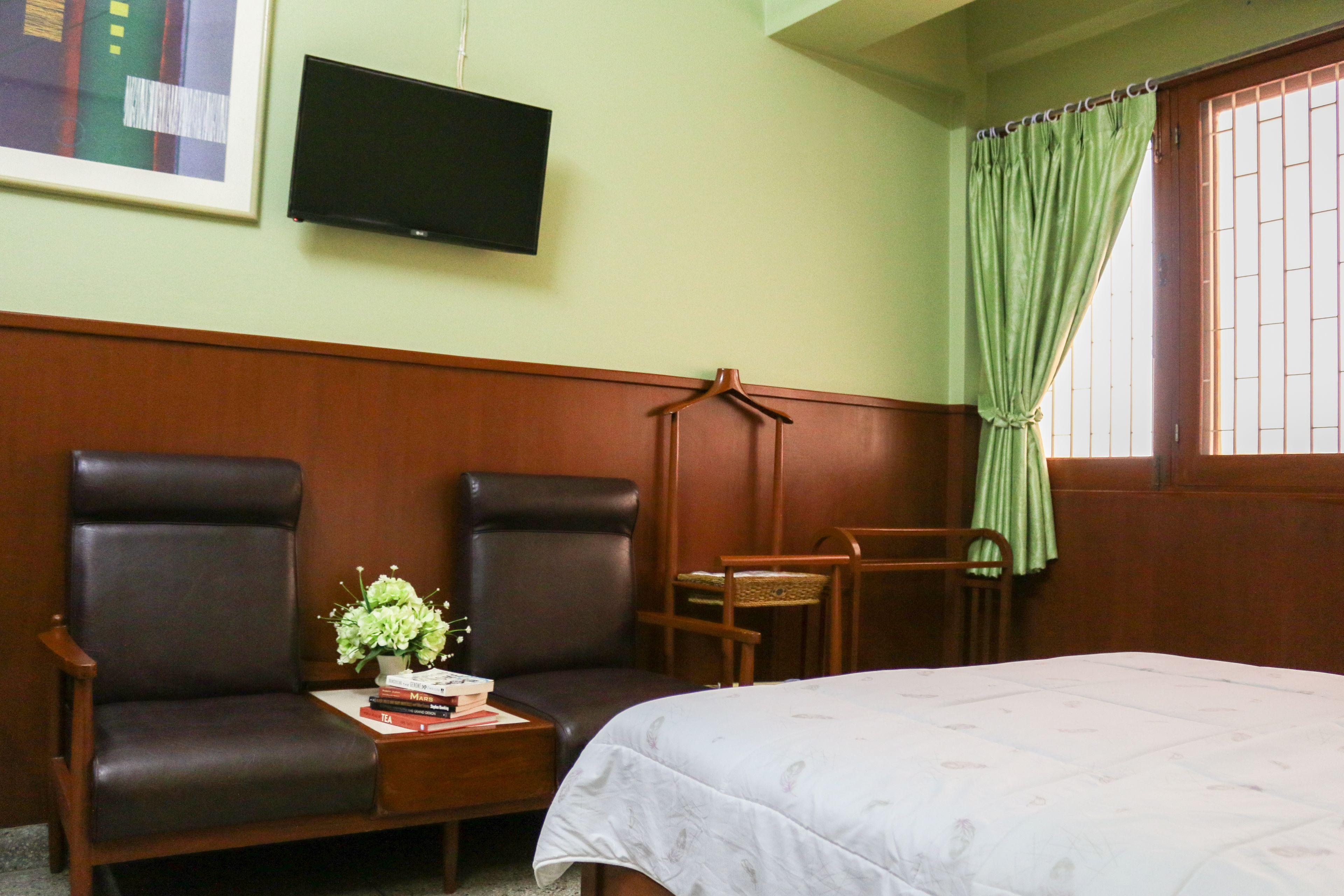 Queen Room