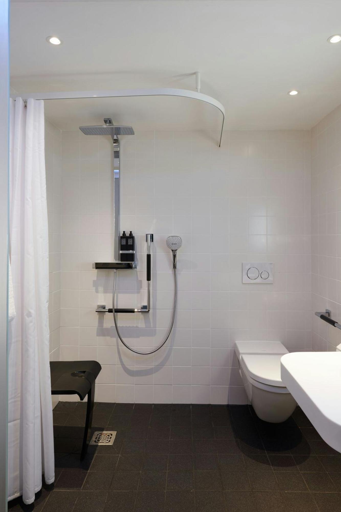 King Room Accessible,1733201667:JPEG
