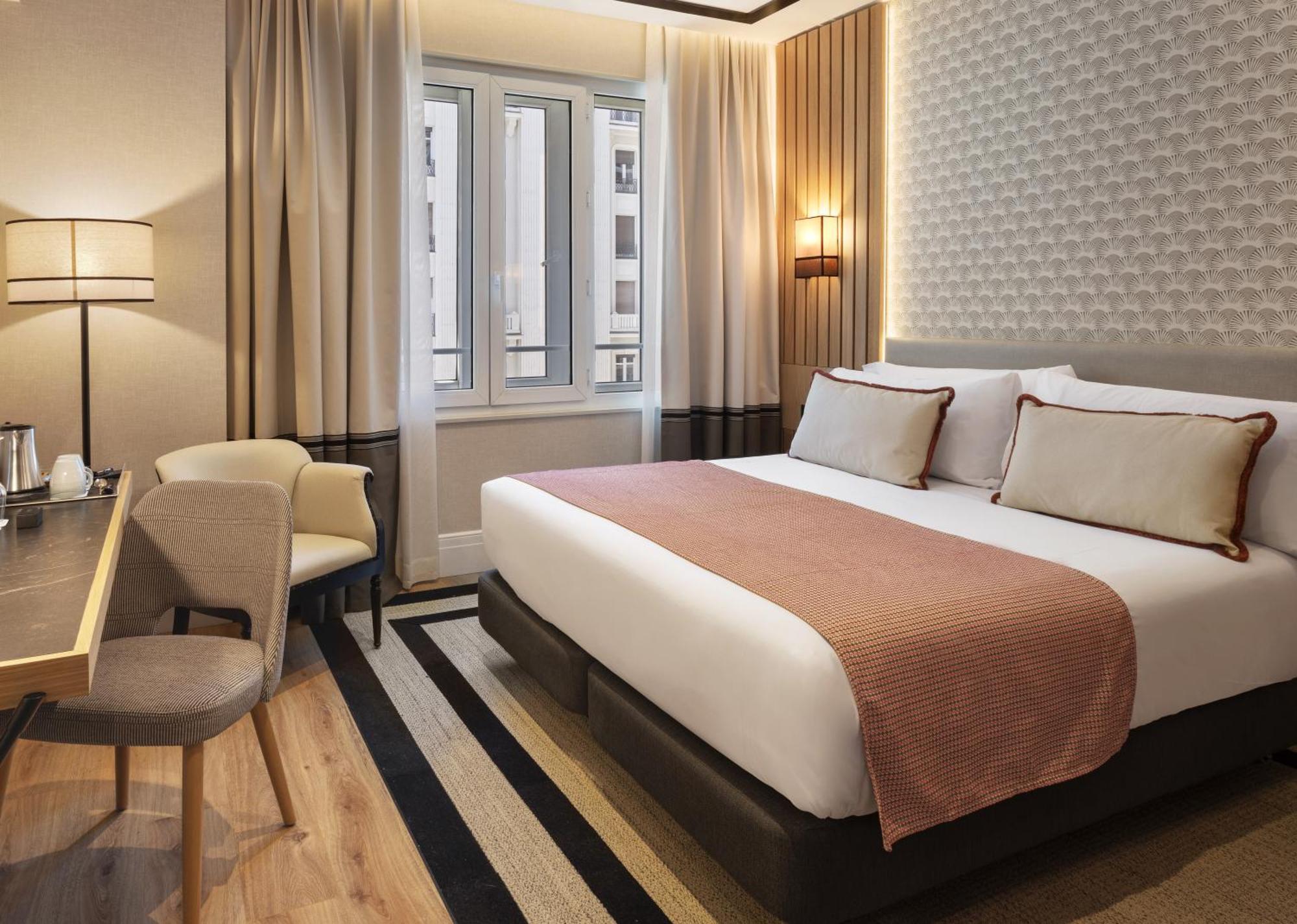 Double or Twin Room Gran Via Street View