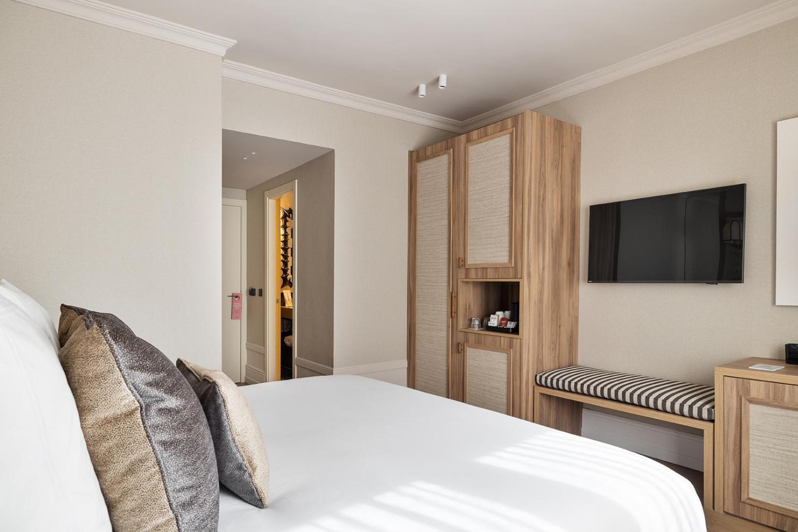 Double or Twin Room Terrace