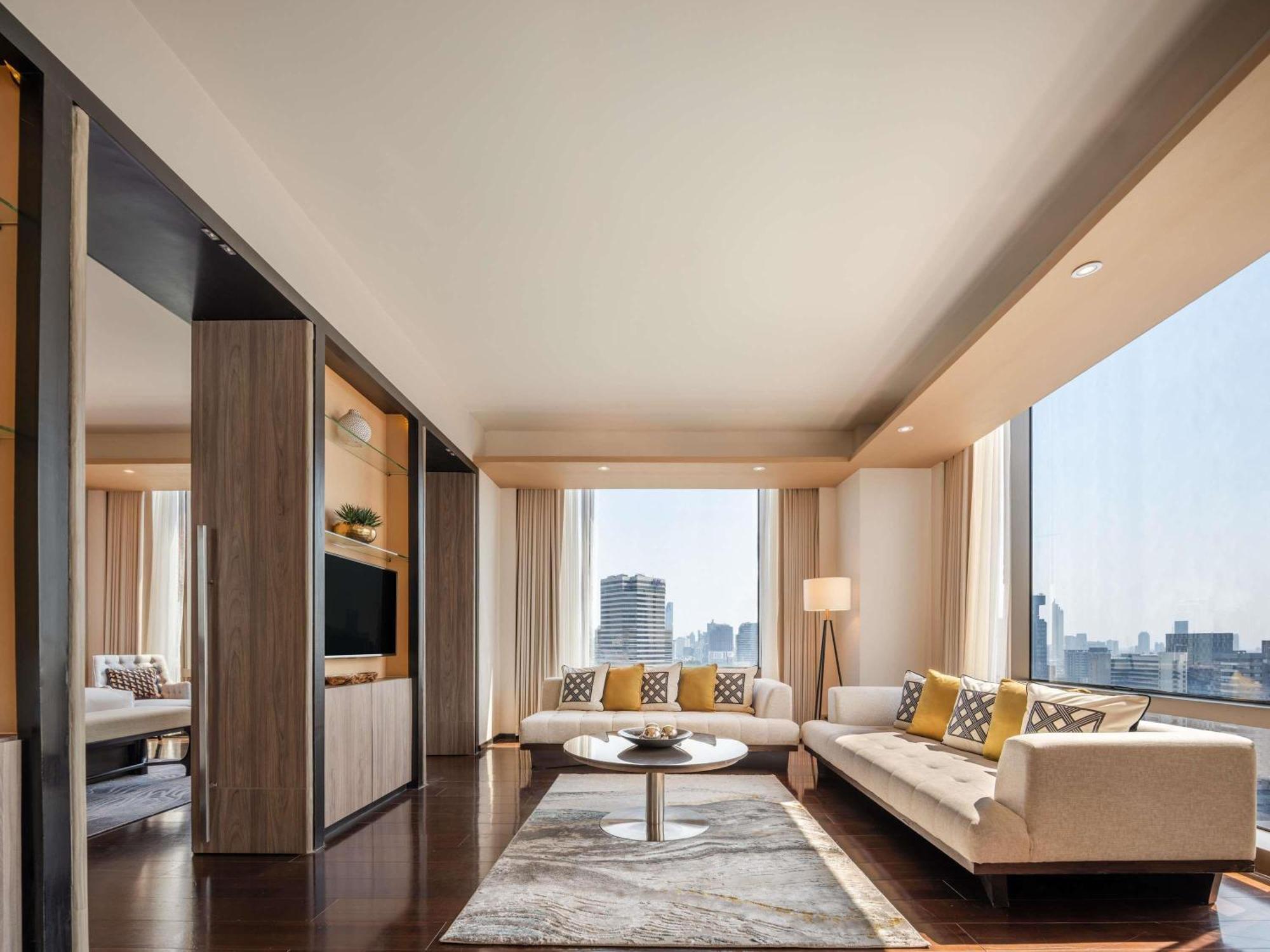 Two-Bedroom Suite Piano Club Privilege