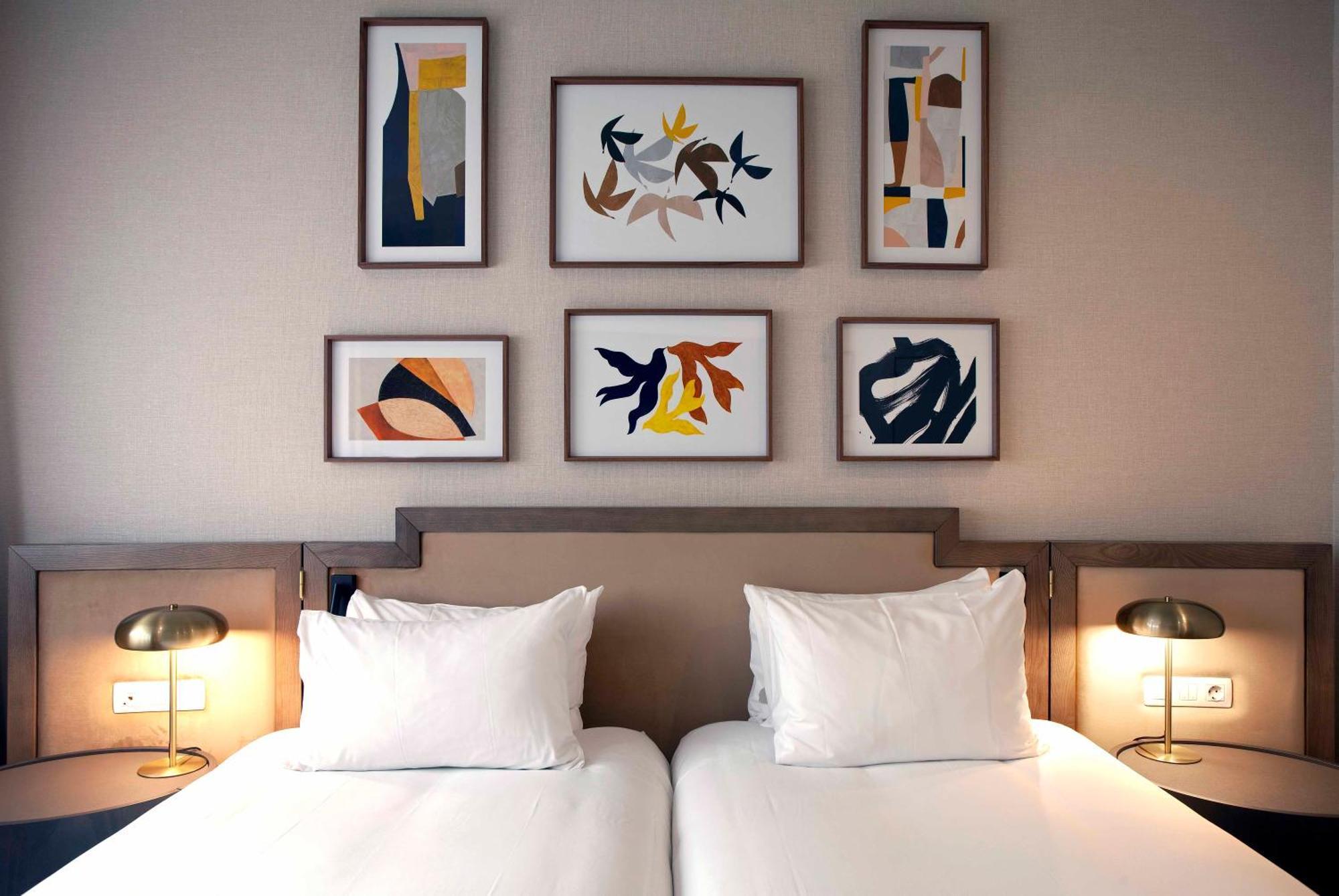 Standard Room Two Single Beds Accessible