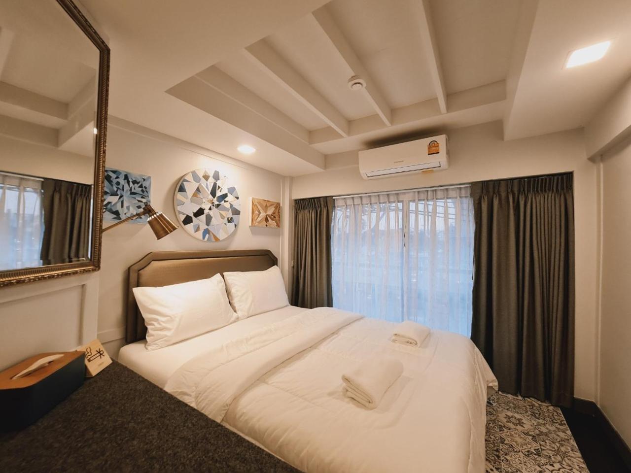 Standard Queen Room