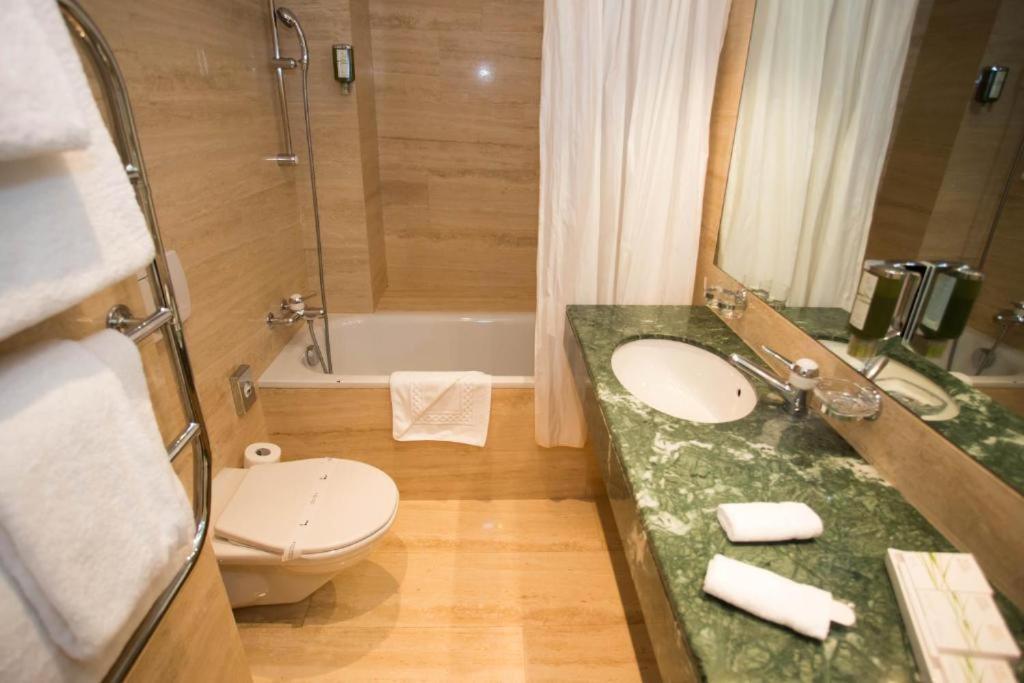 Executive Double or Twin Room,1765140783:JPEG