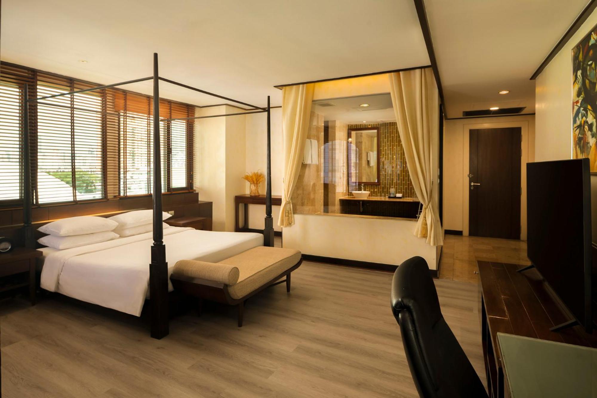 Deluxe Room Corner Wing