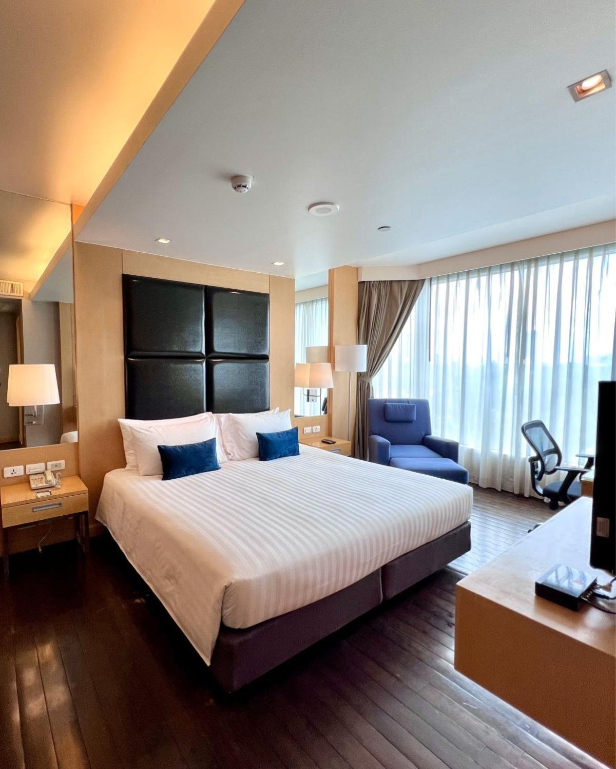 Premium One Bedroom Suite City View