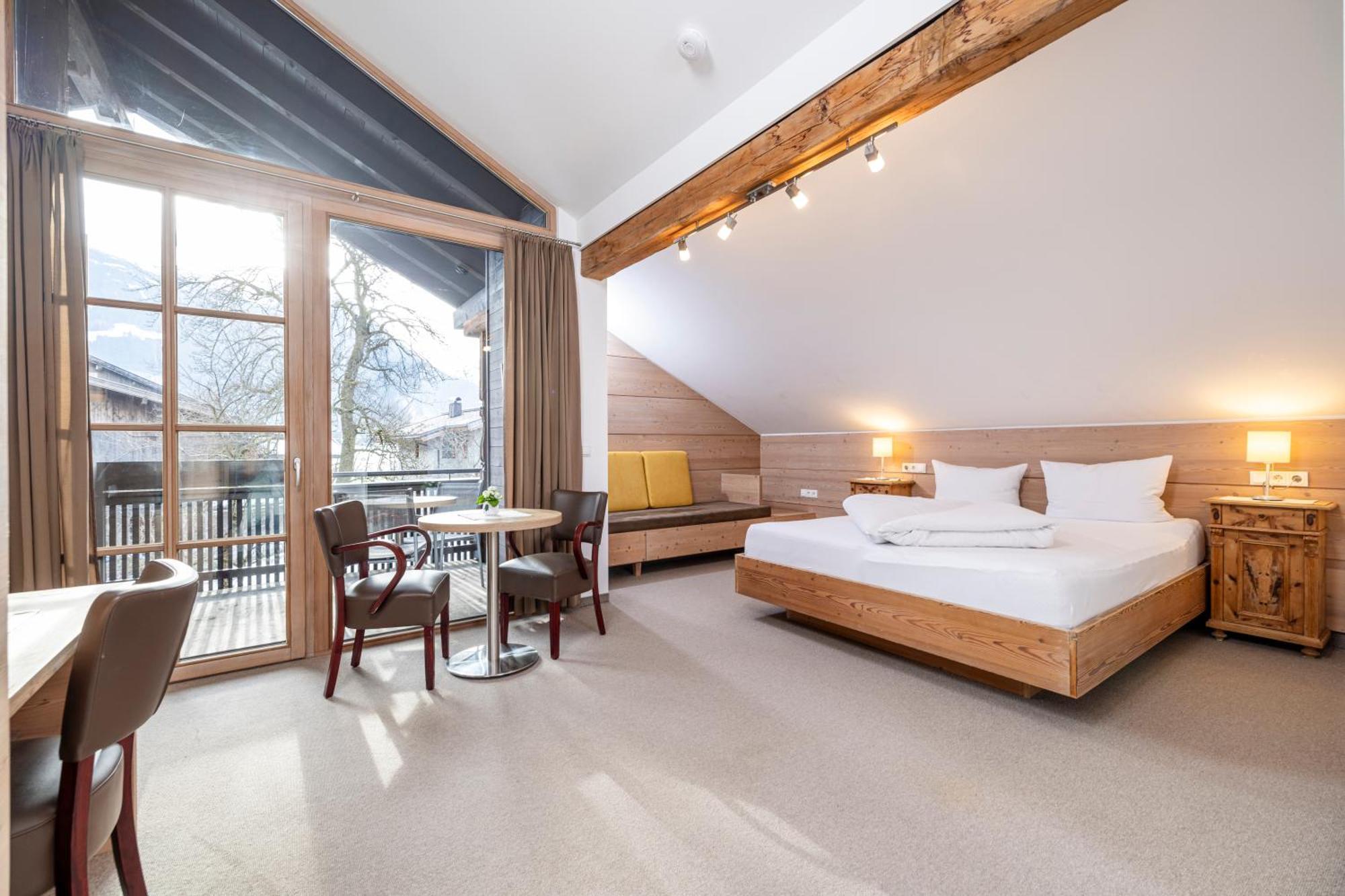 Three-Bedroom Apartment High Floor