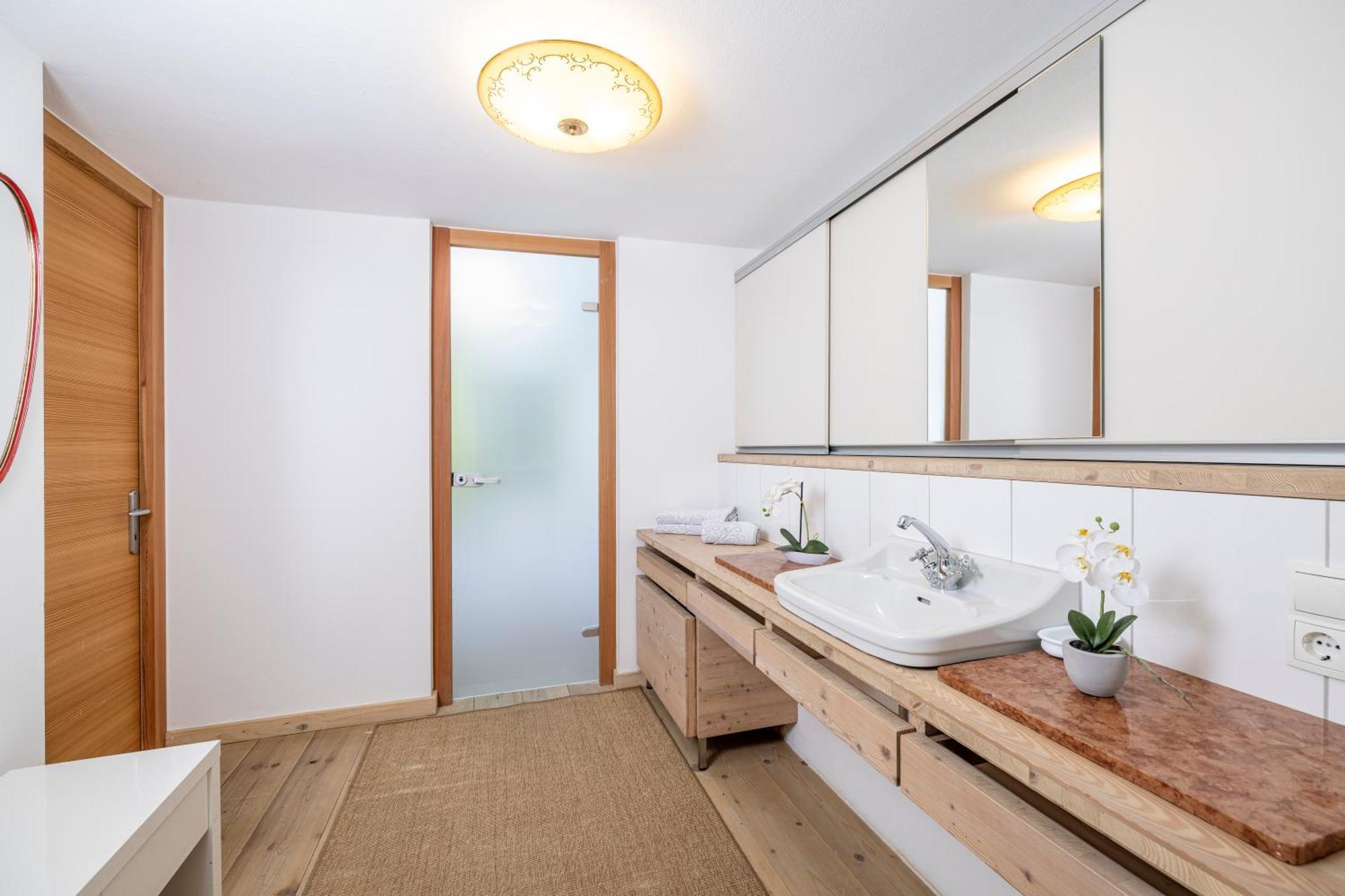 Three-Bedroom Apartment High Floor