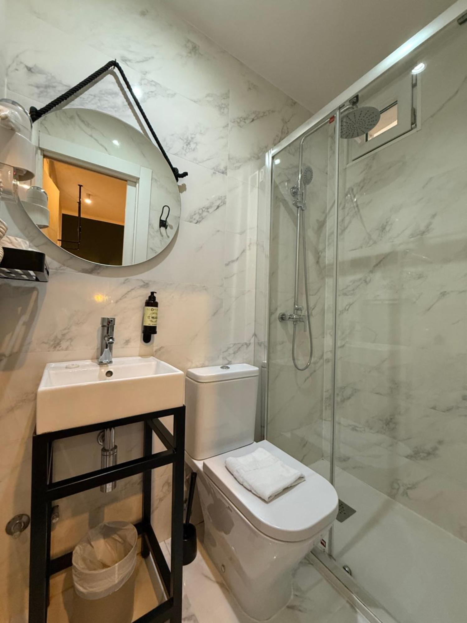 Single Room Private Bathroom