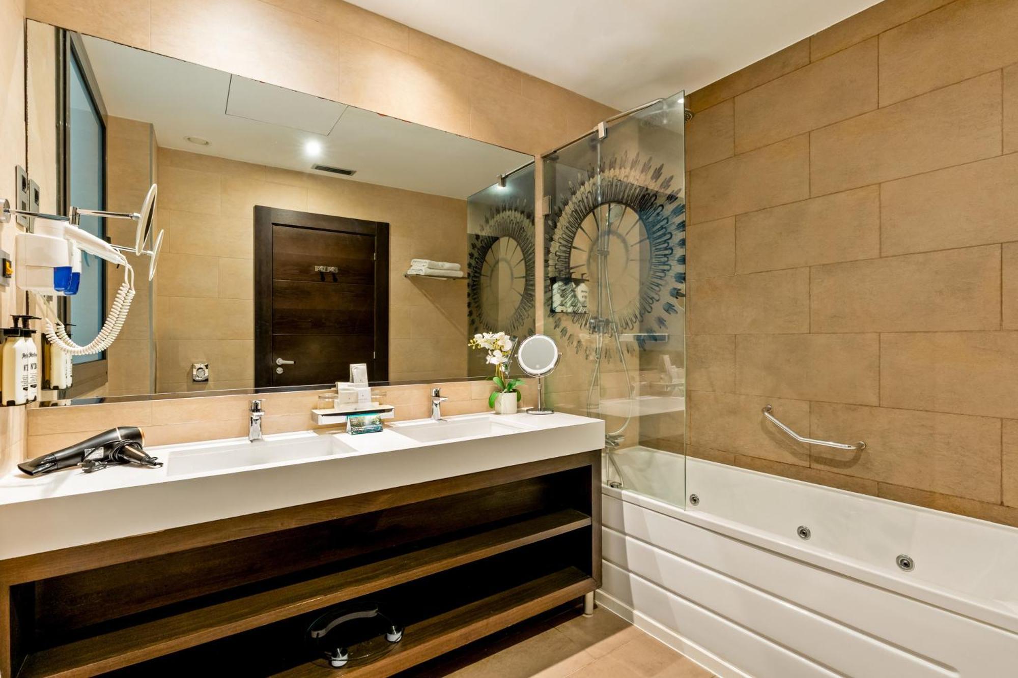 Executive Kamer met Queensize Bed - Rookvrij