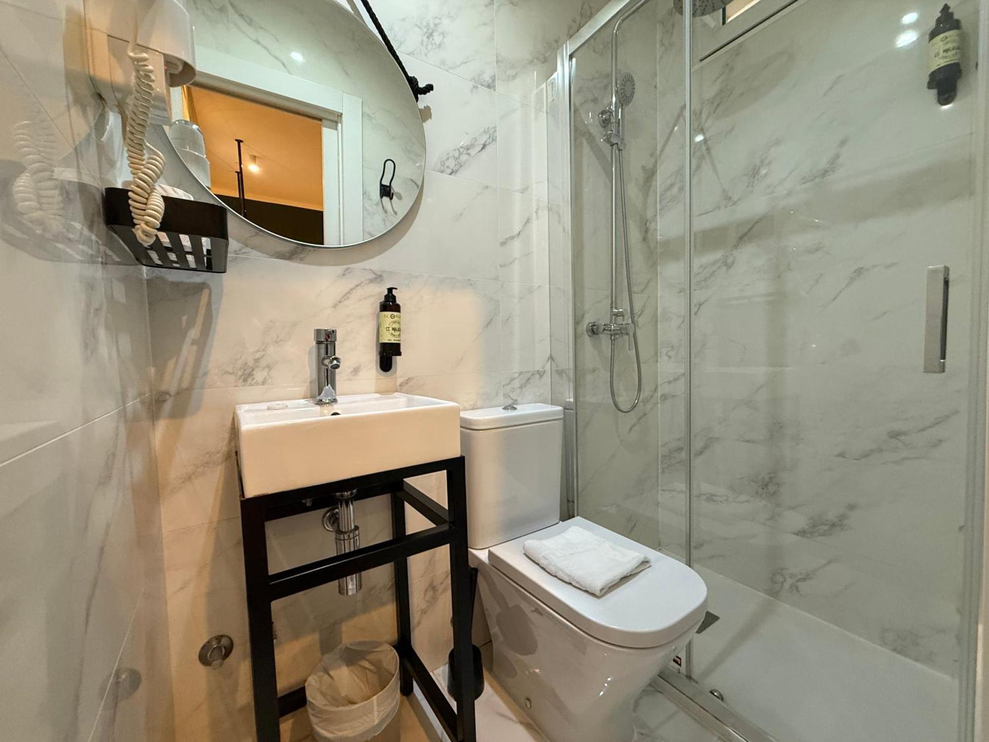 Single Room Private Bathroom
