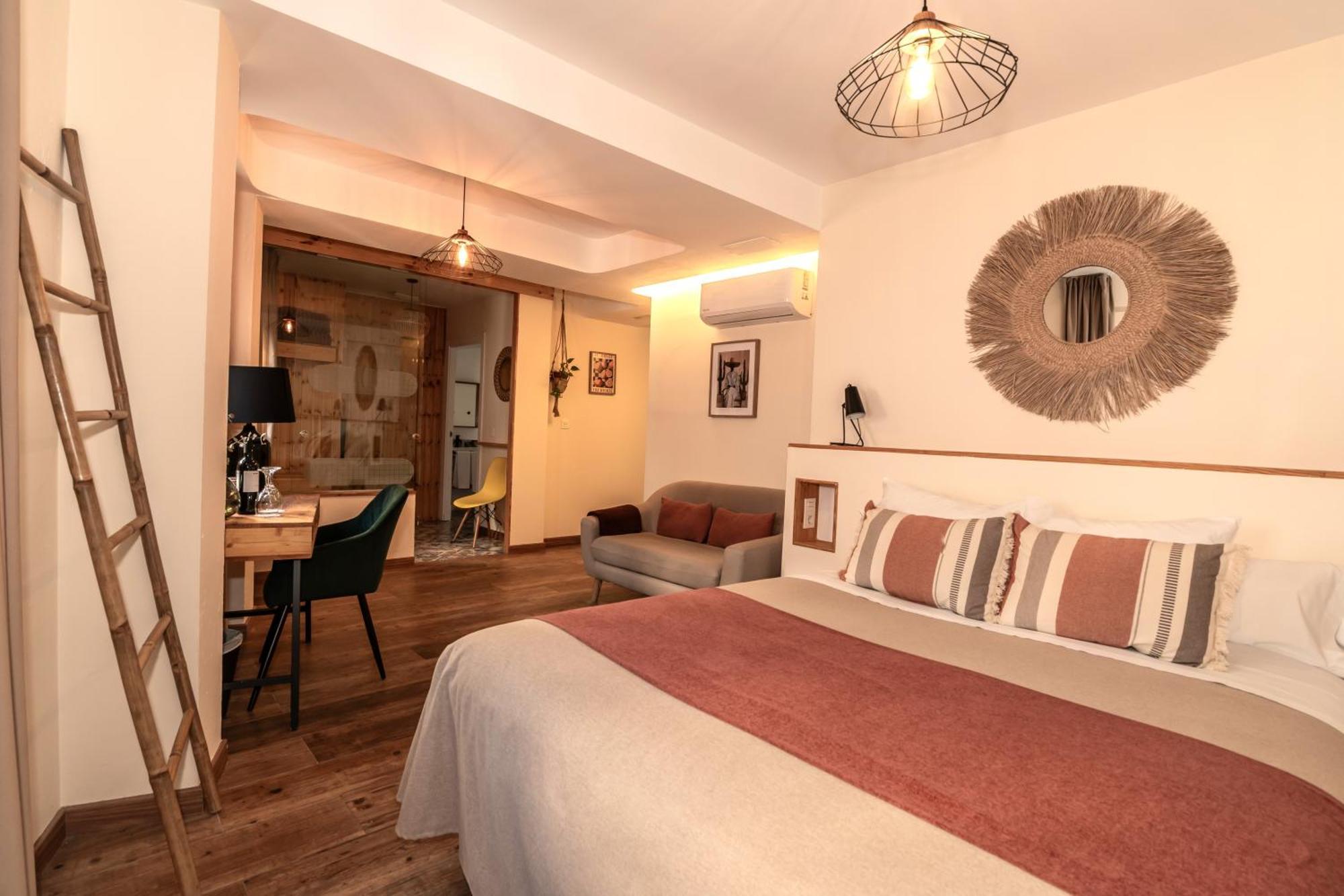 Deluxe Queen Room
