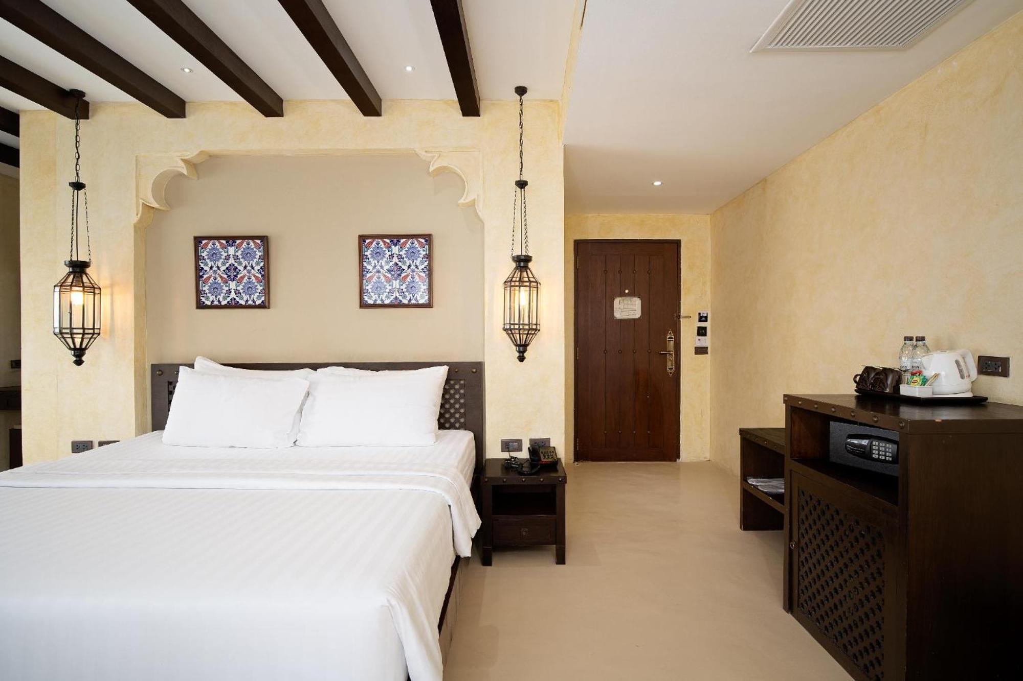 Deluxe King Room