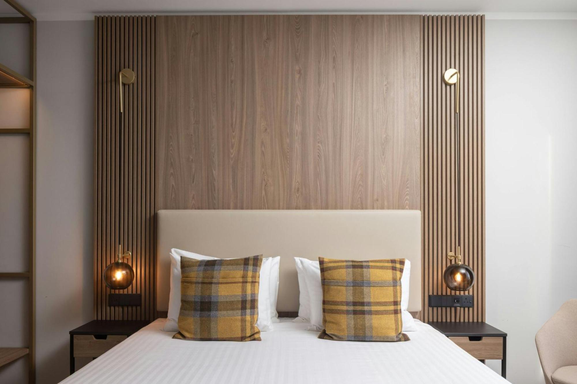 Tomatin Whisky Lodge Room