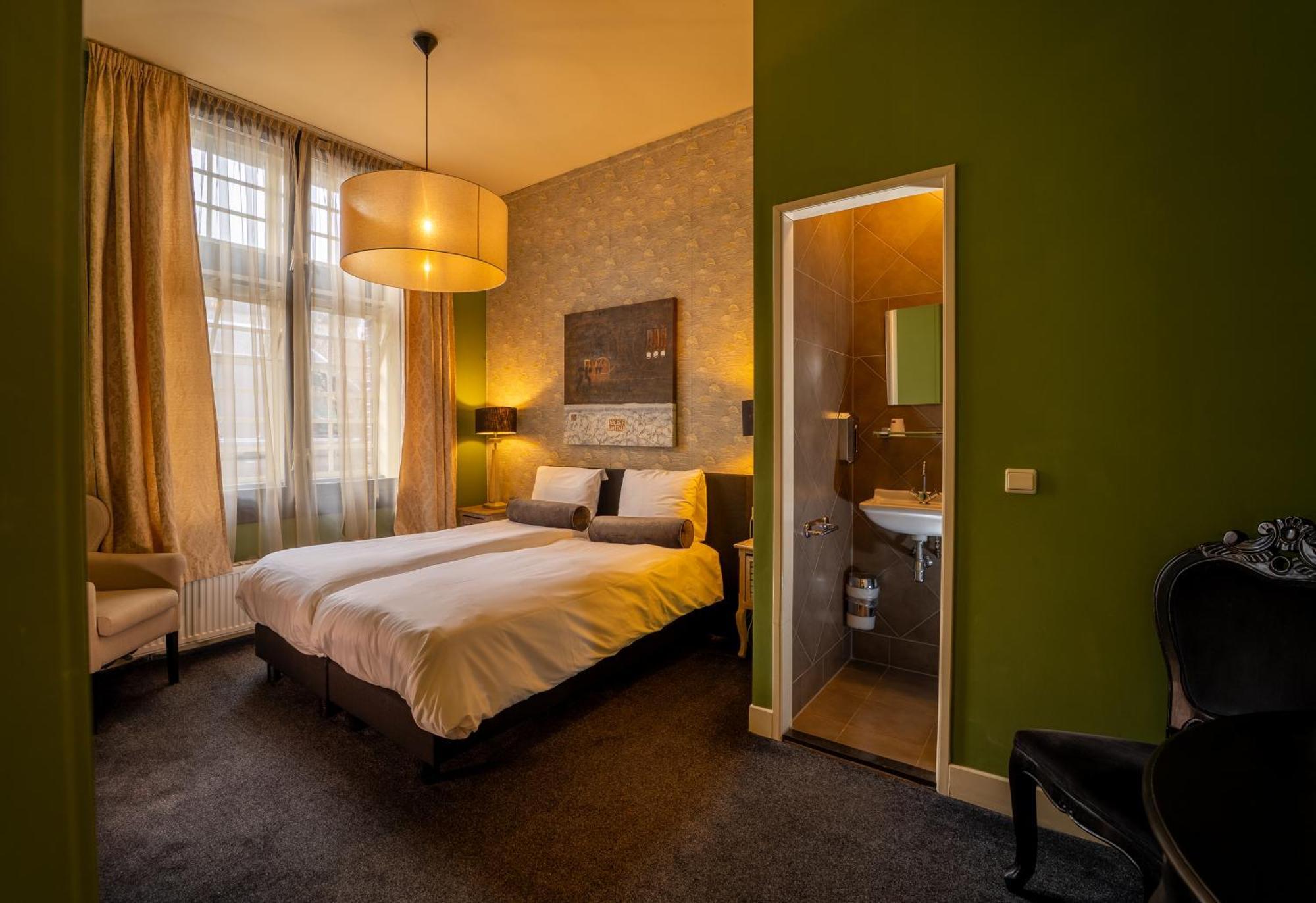 Tweepersoonskamer met Gedeeld Toilet