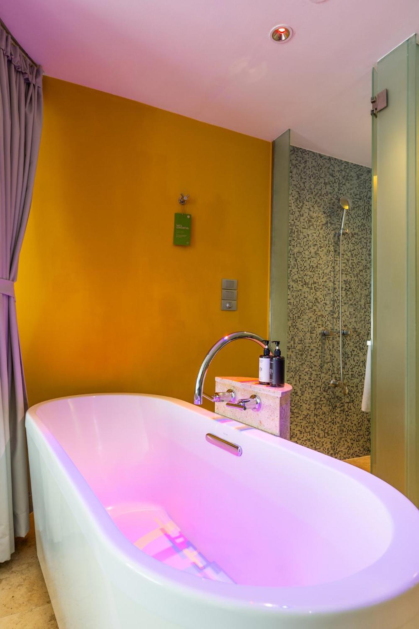 Extra Radiance Twin Room