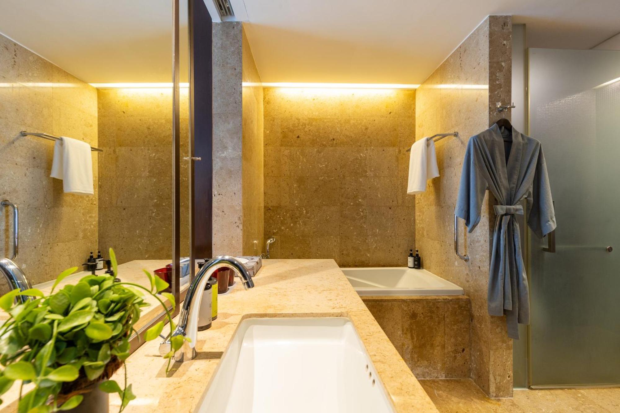 Triple Luxe Suite