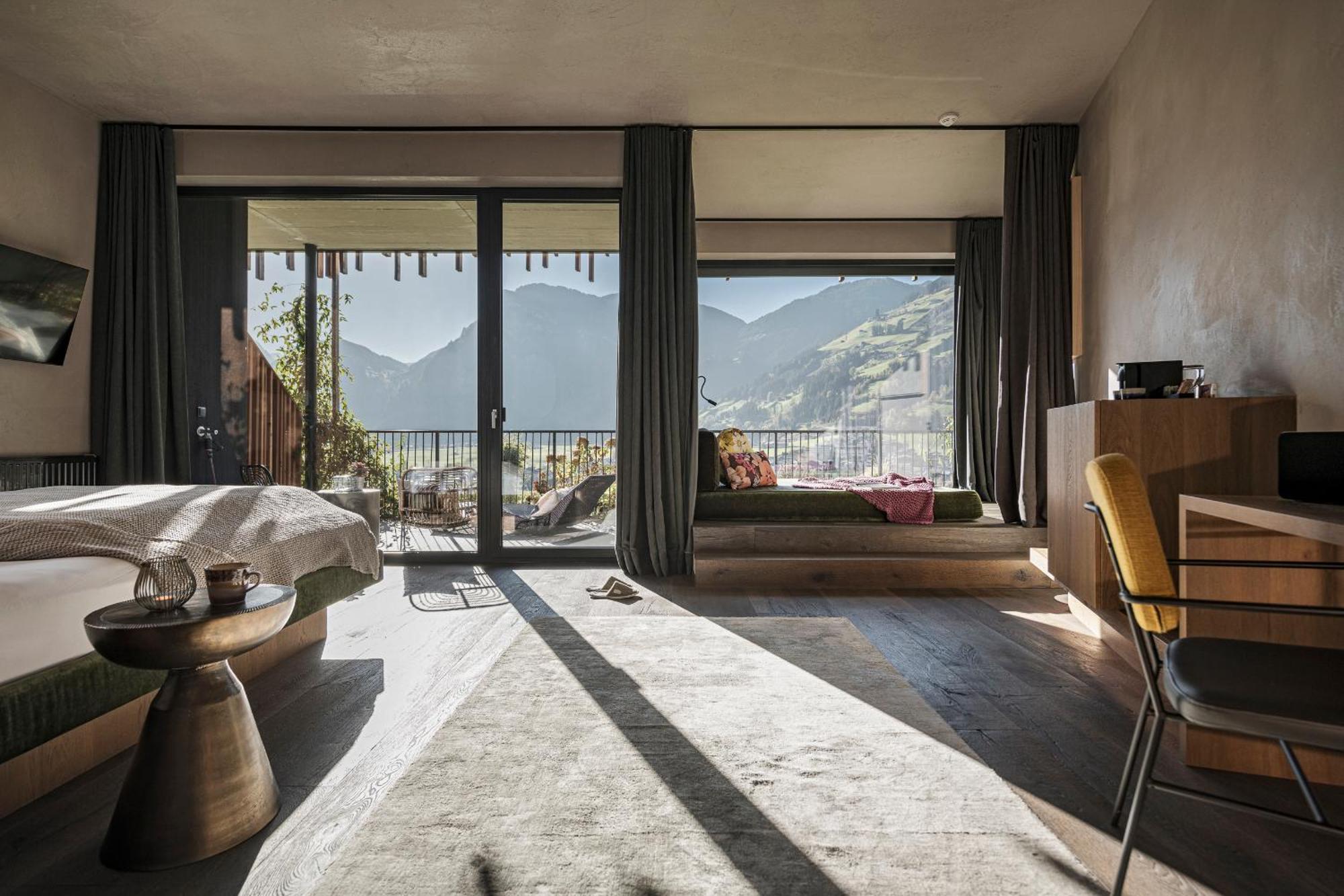 Deluxe King Suite