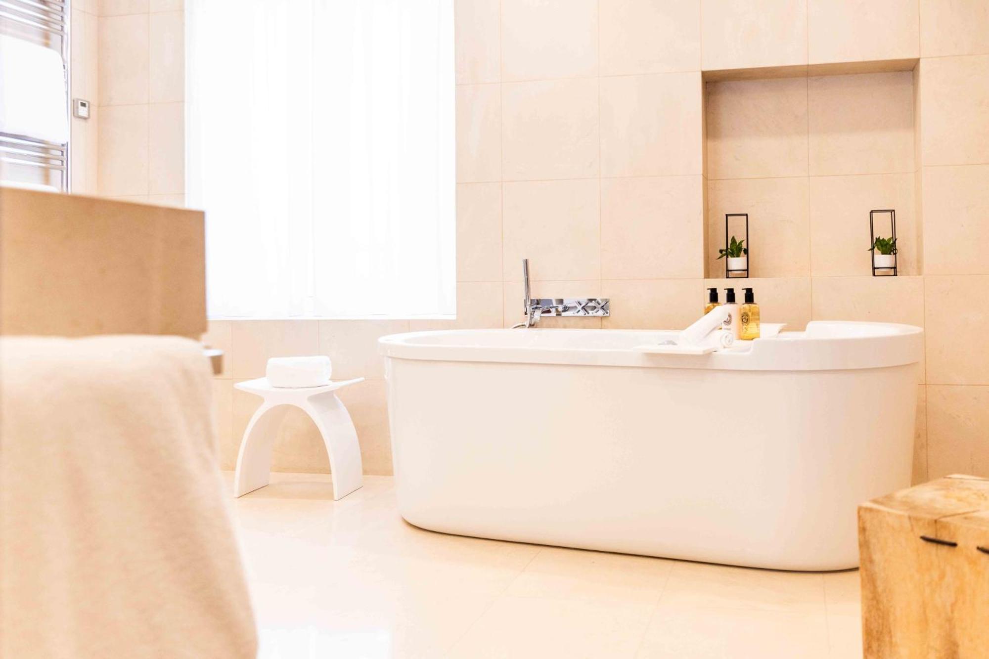 Luxe Suite