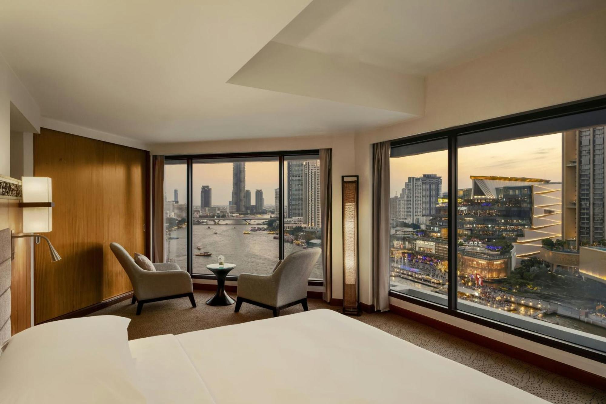 Executive Club lounge access 1 Bedroom Executive Suite 1 King River view
